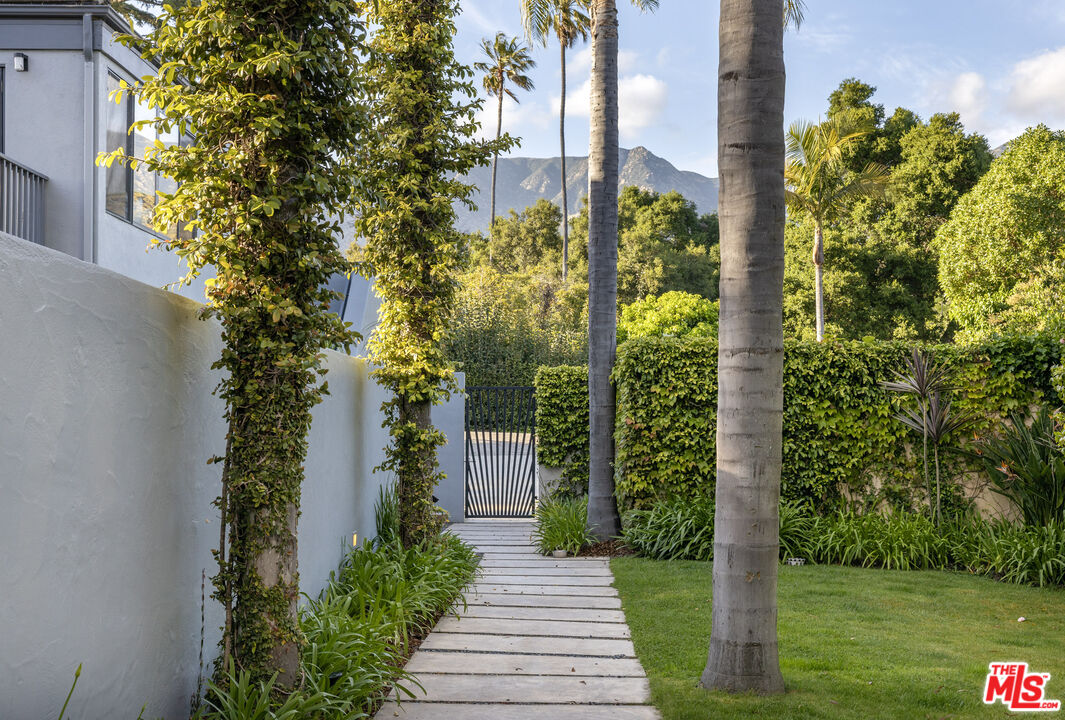 246 Toro Canyon Rd