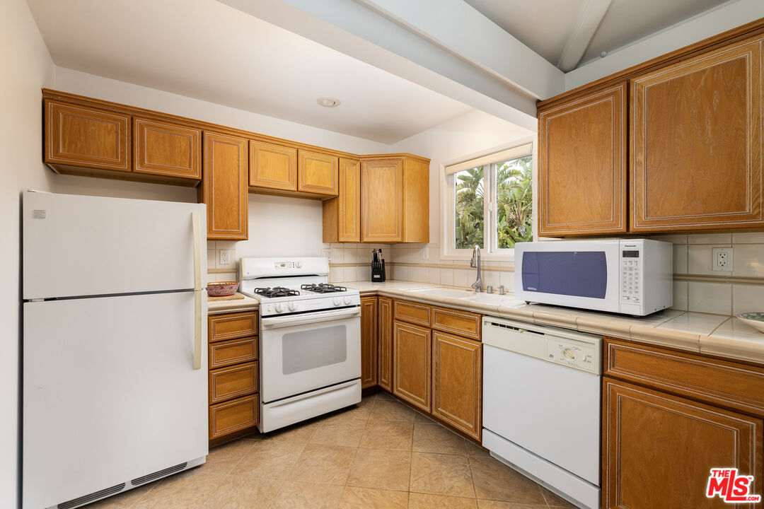 246 Toro Canyon Rd