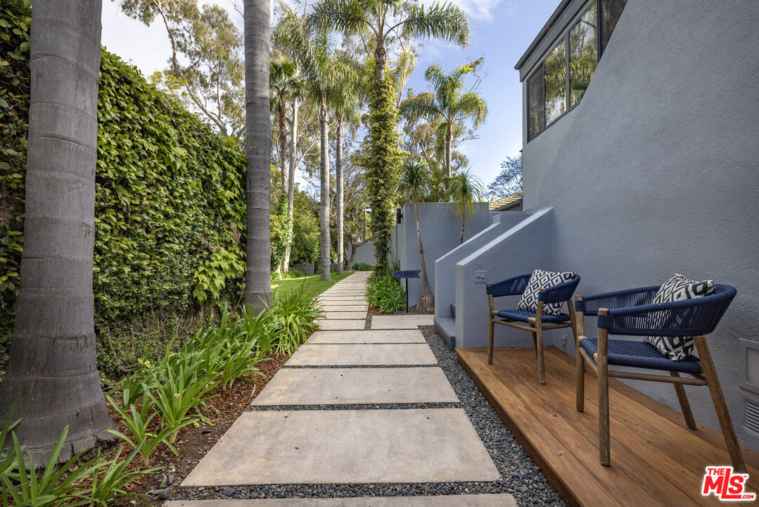 246 Toro Canyon Rd
