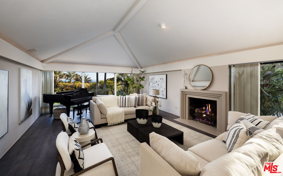 246 Toro Canyon Rd