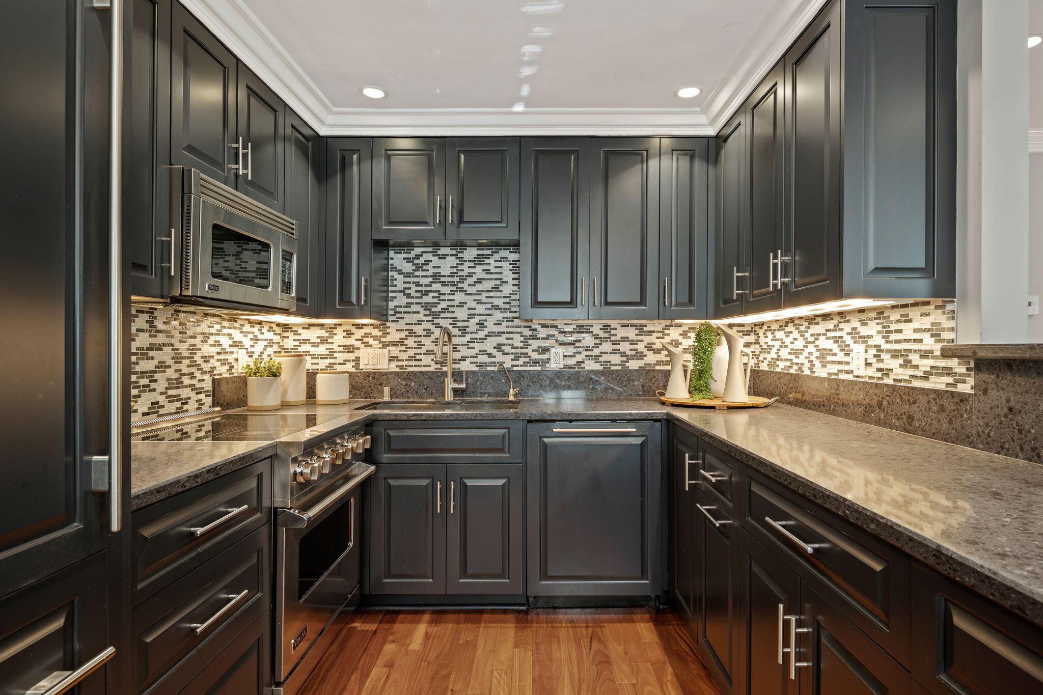 1701 Anacapa Street 9