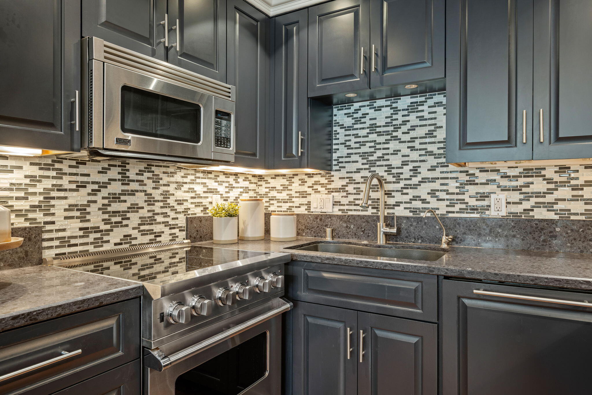 1701 Anacapa Street 9