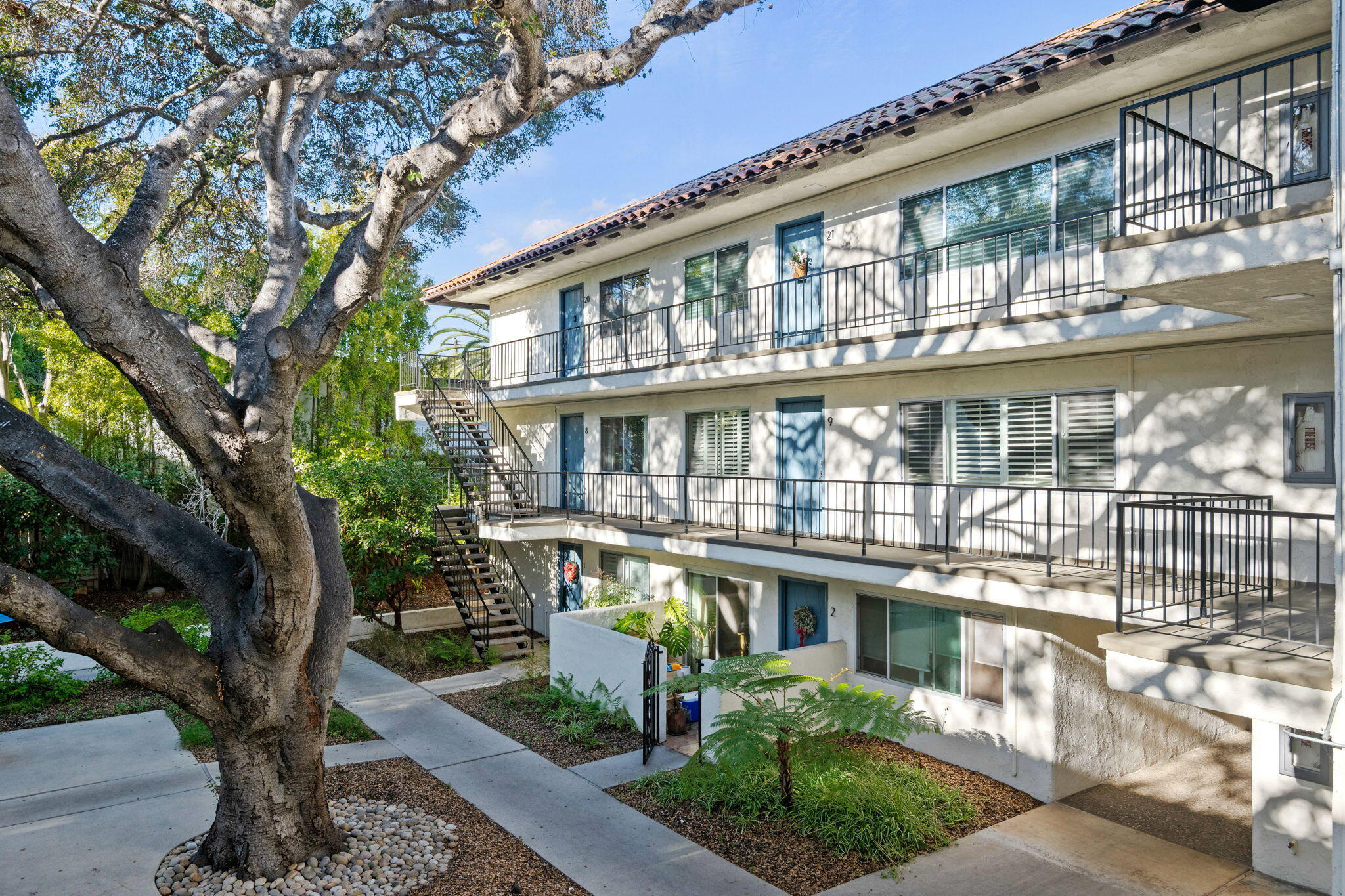 1701 Anacapa Street 9