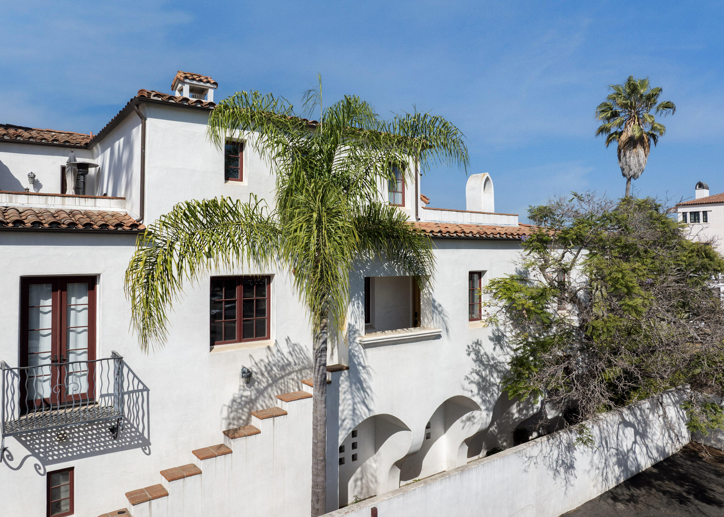 216 E Figueroa Street