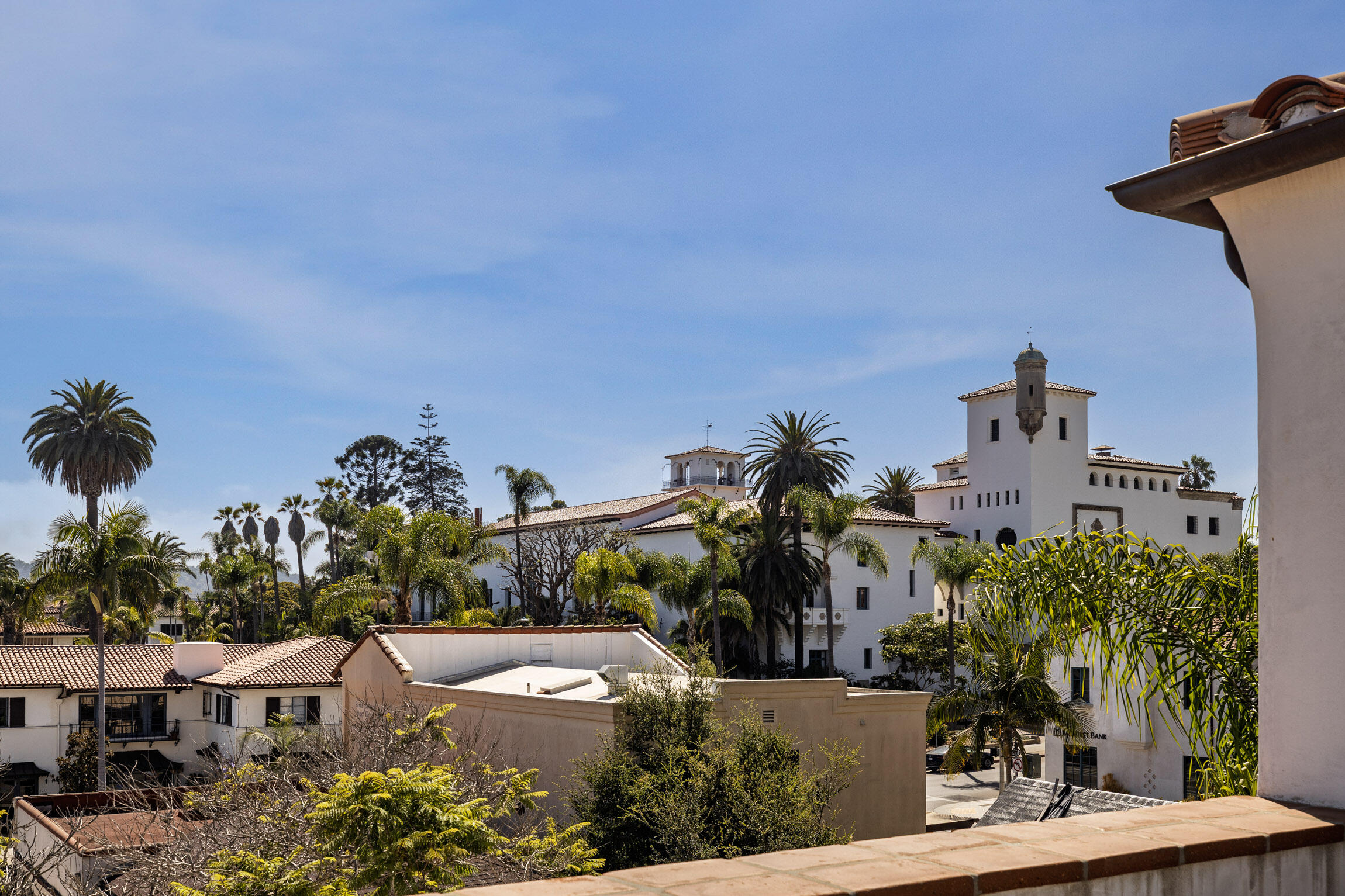 216 E Figueroa Street