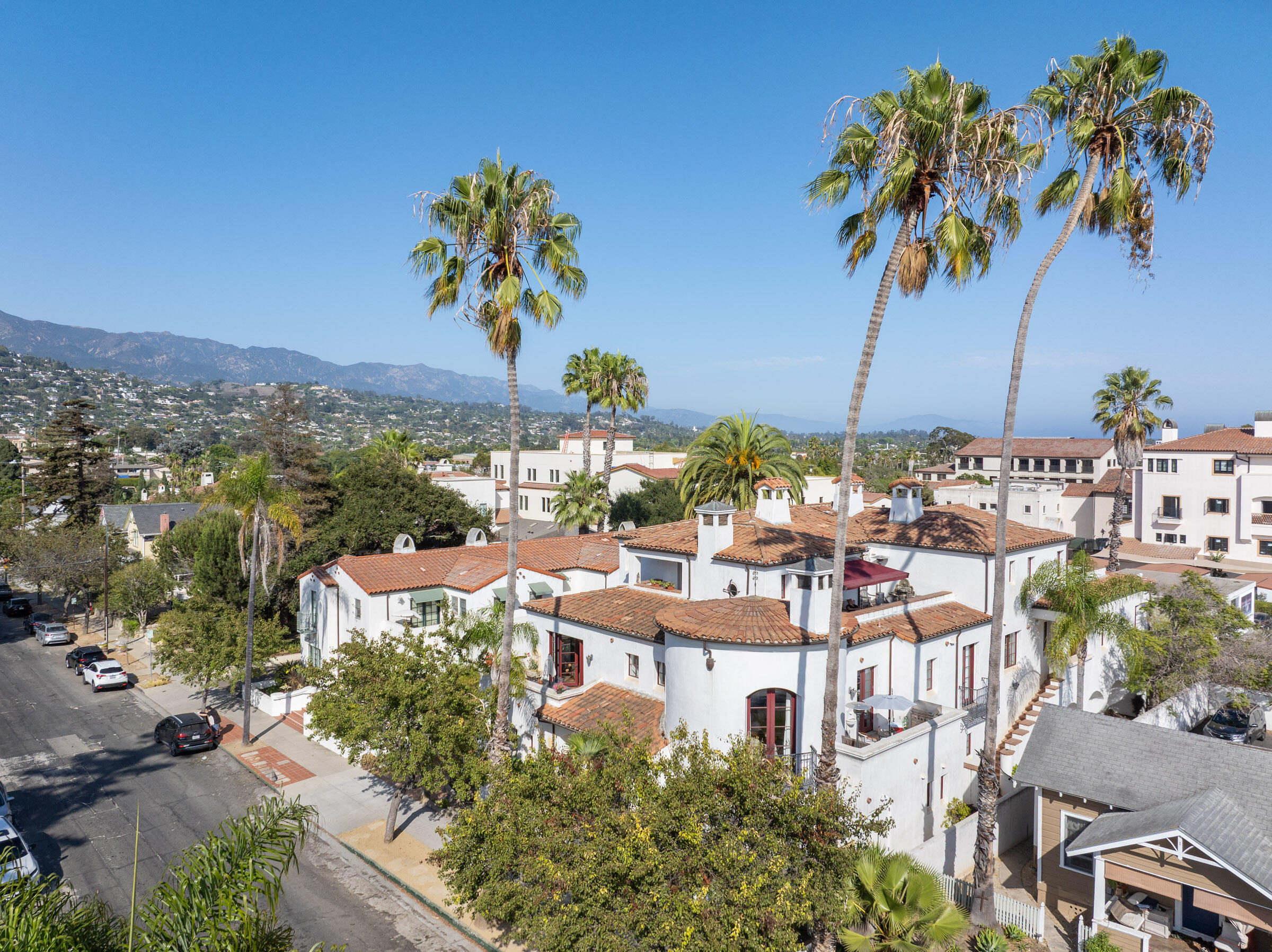 216 E Figueroa Street