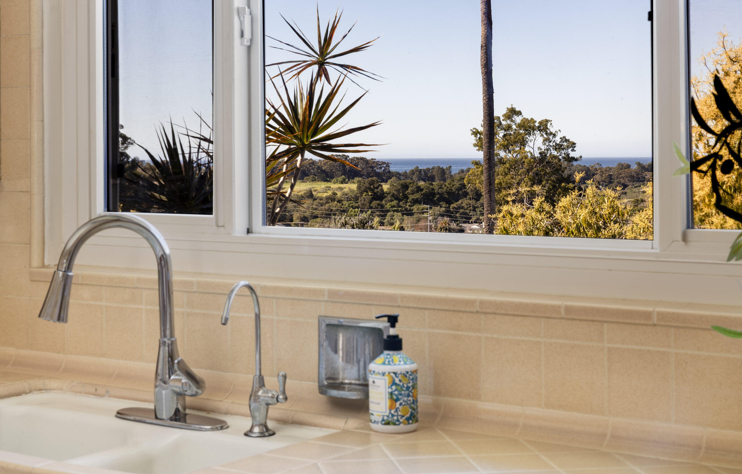 200 Ellwood Ridge Road