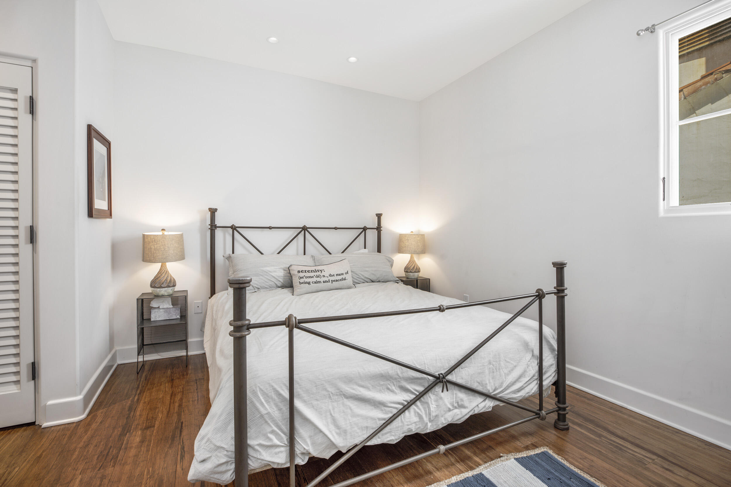 18 W Victoria Street Apt 302