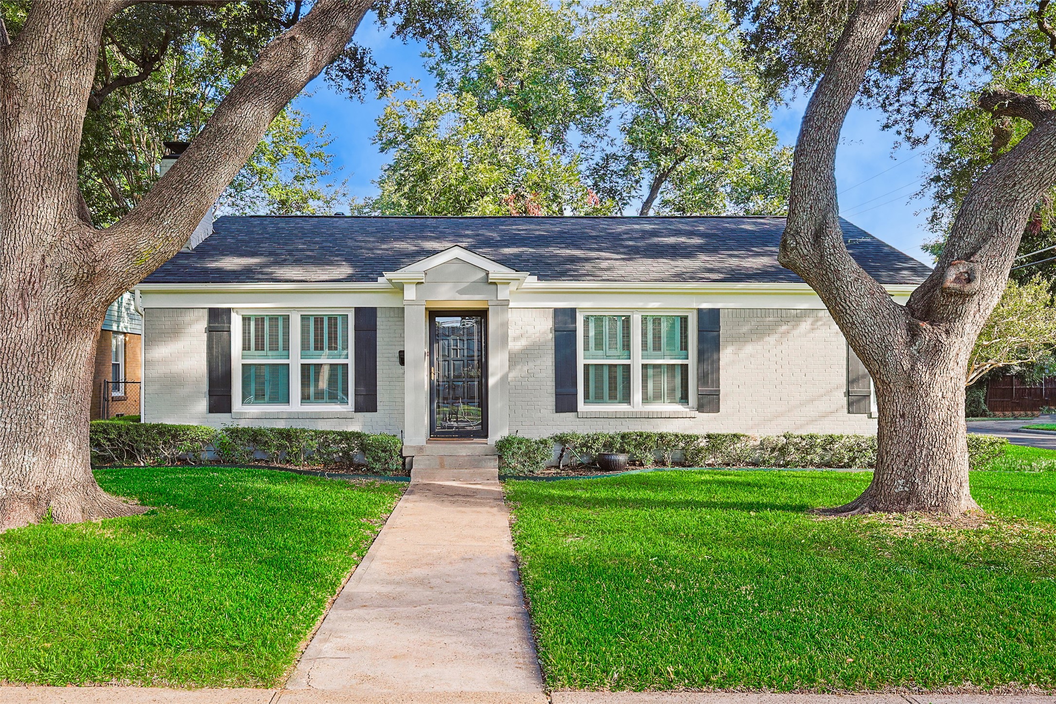 6171 Ravendale Lane