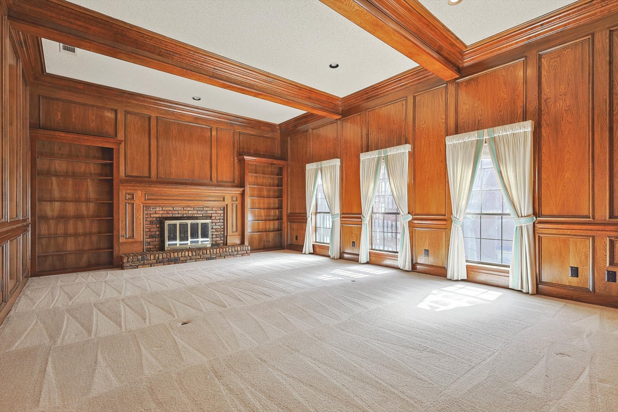 4911 Bellerive Drive