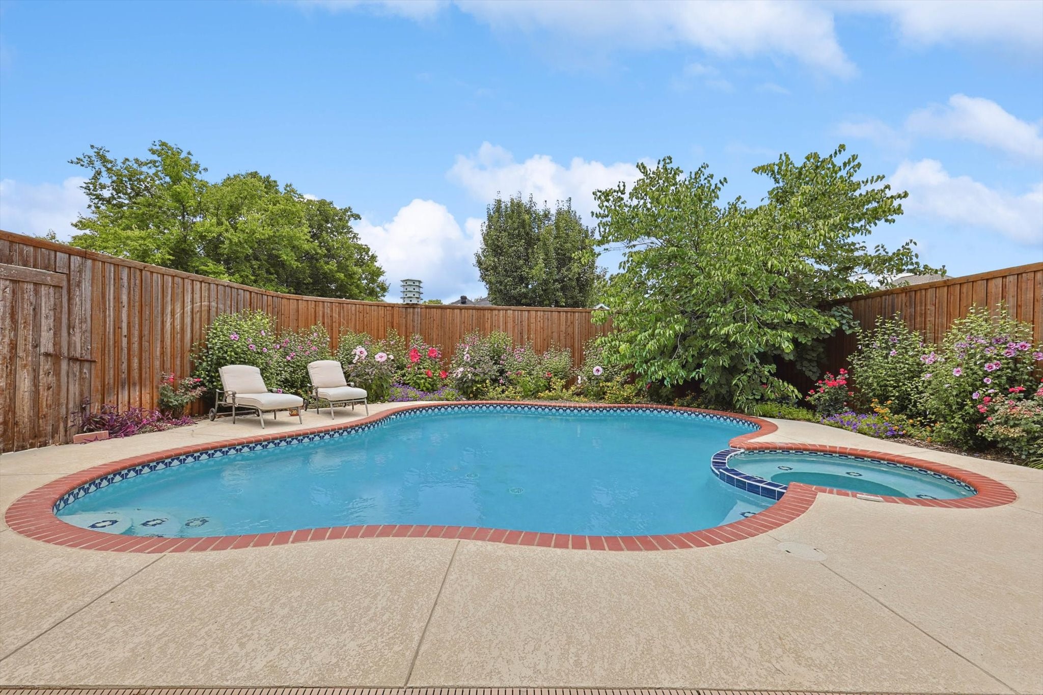 1192 Valley Oaks Drive