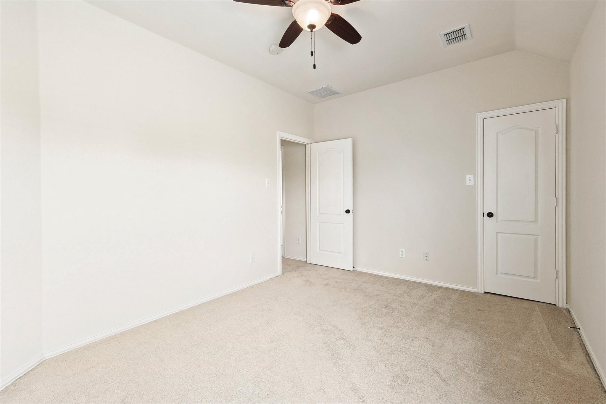 1192 Valley Oaks Drive