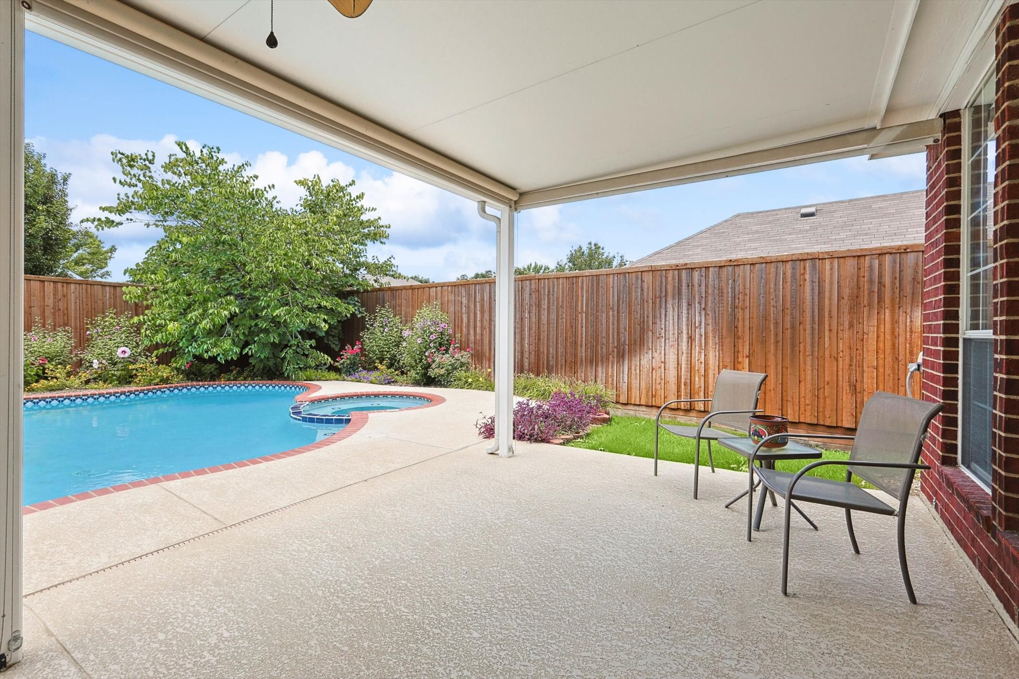 1192 Valley Oaks Drive