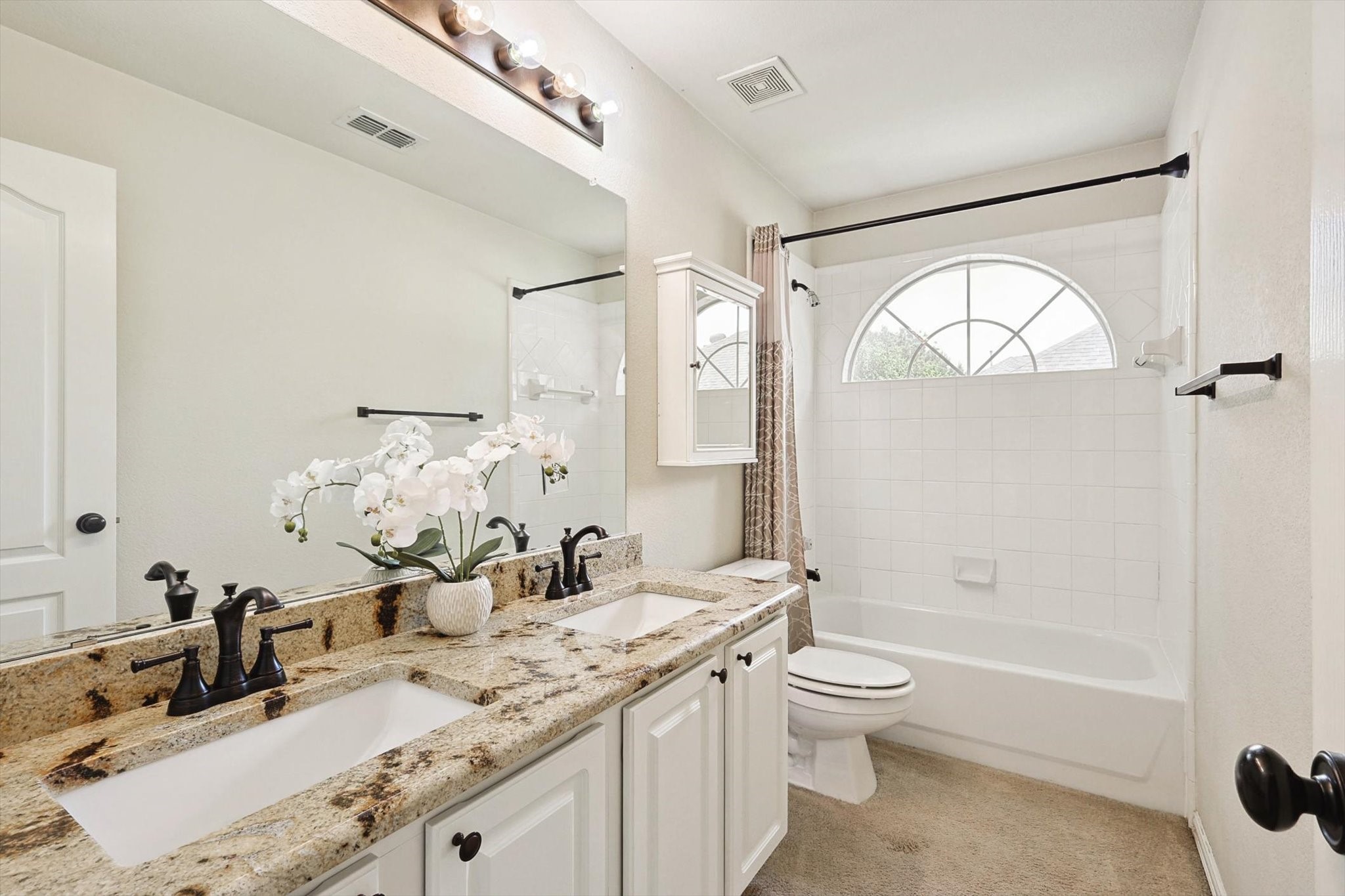 1192 Valley Oaks Drive