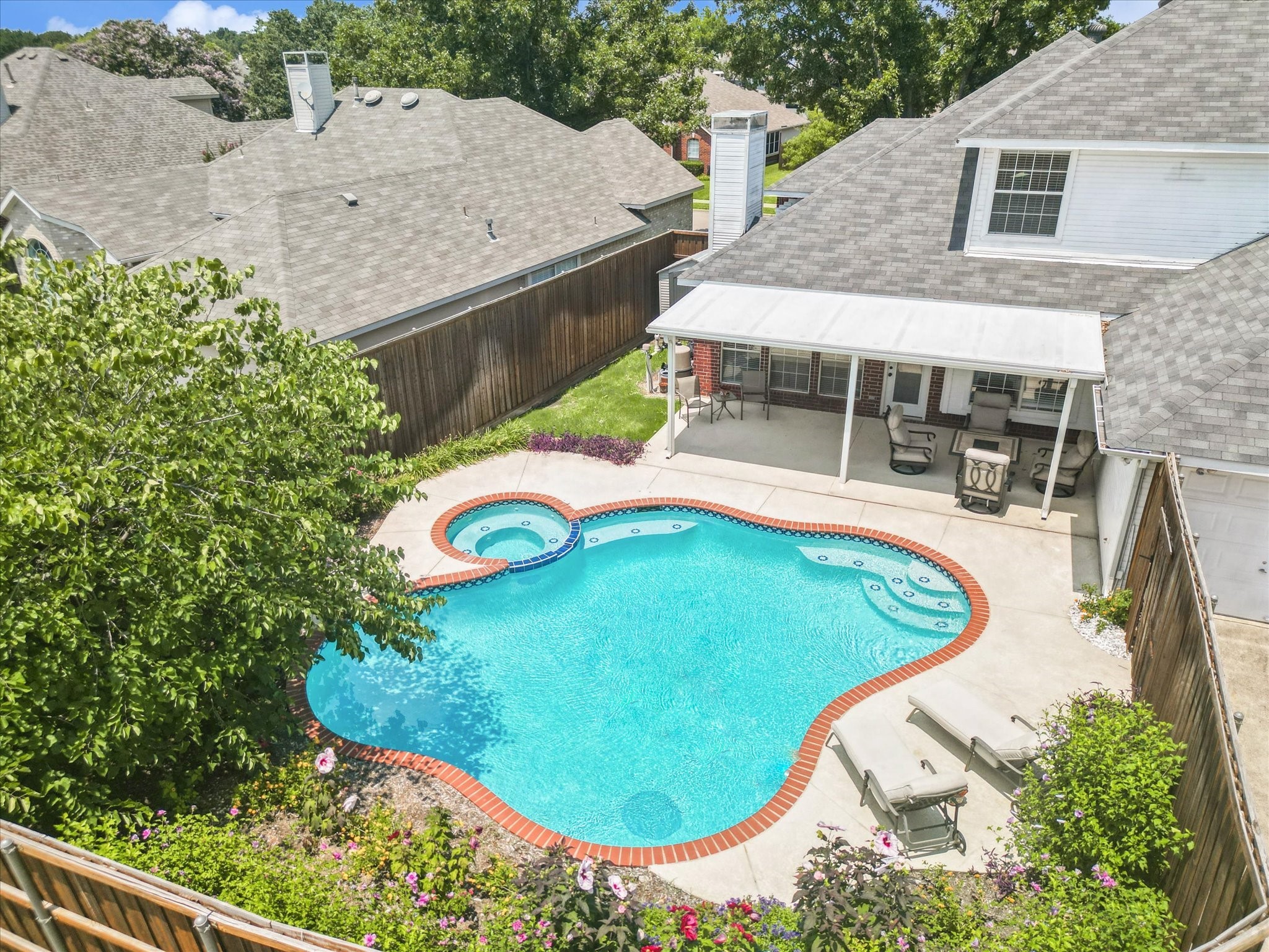 1192 Valley Oaks Drive