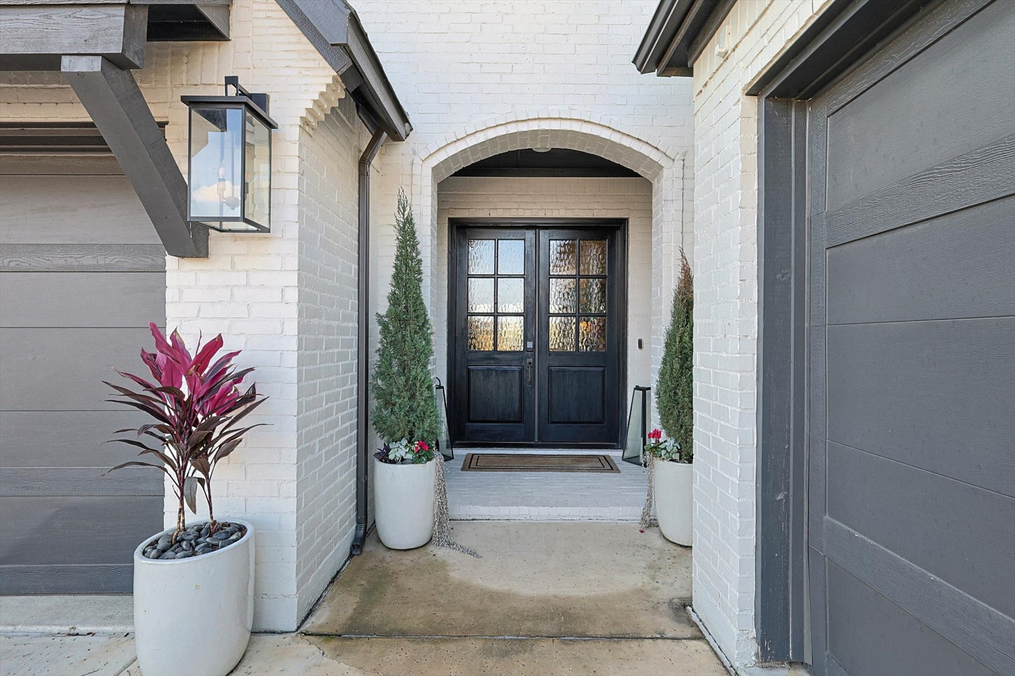 3351 Waverly Drive