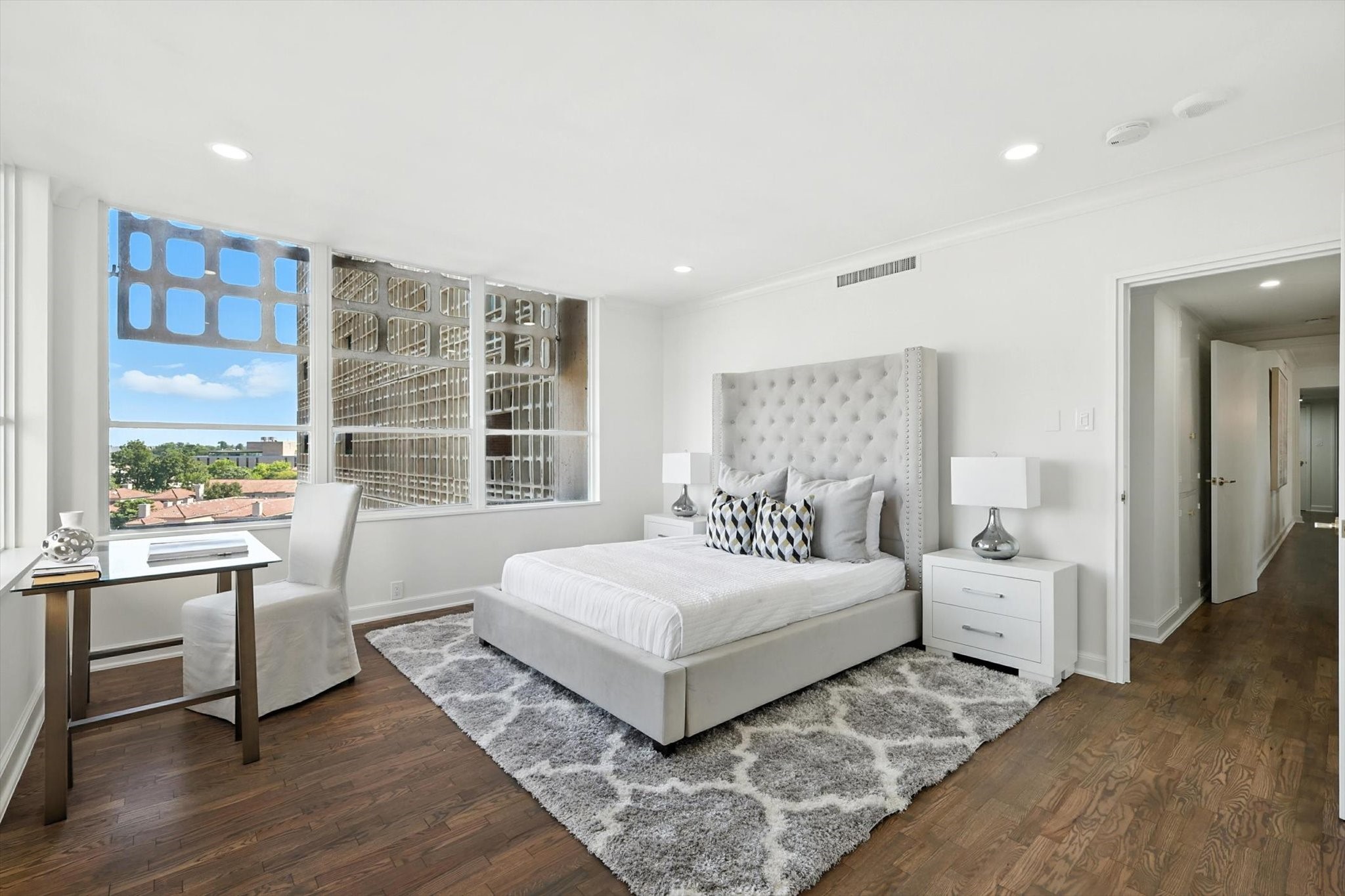 3525 Turtle Creek Boulevard 8B