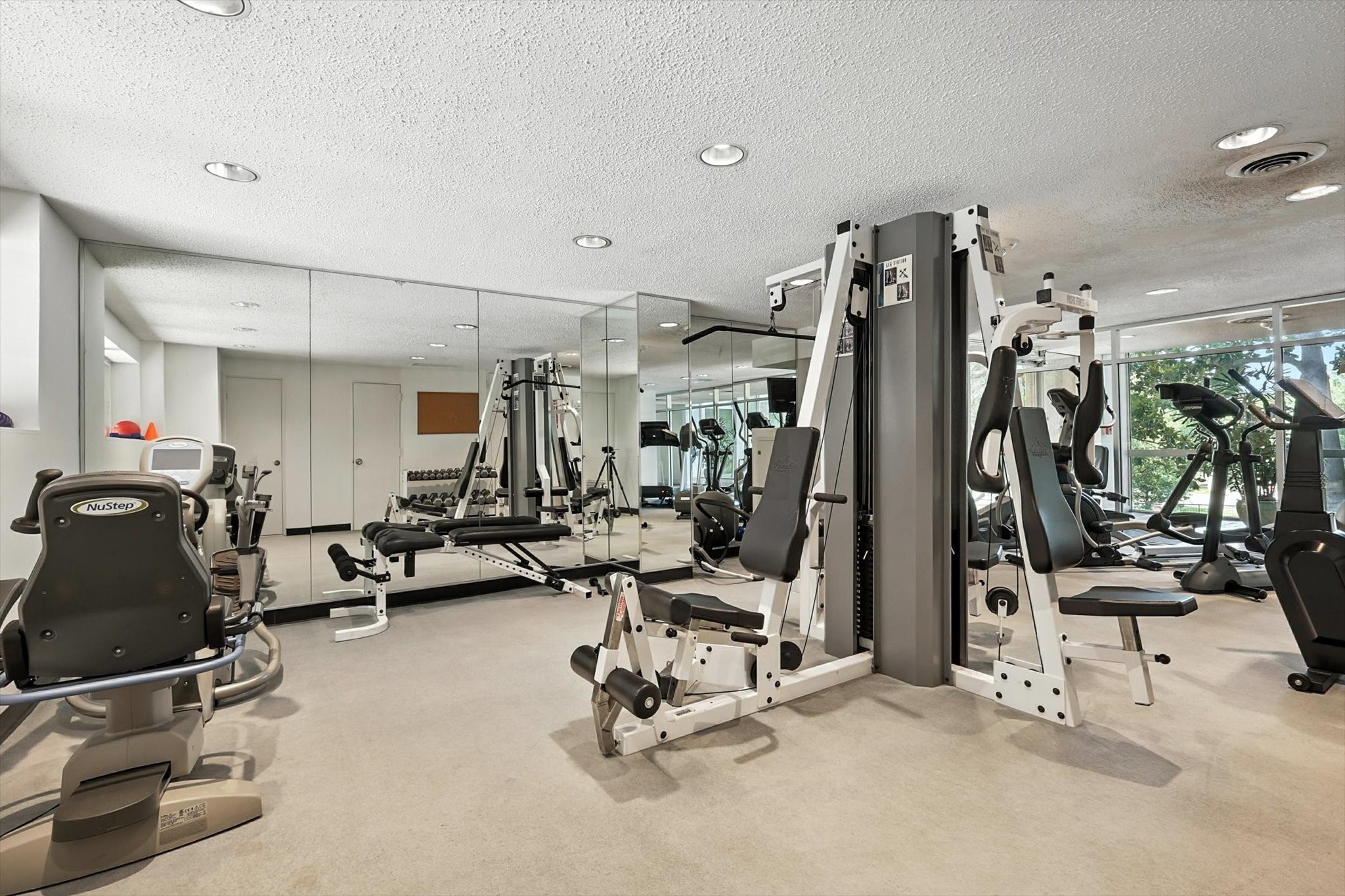3525 Turtle Creek Boulevard 8B