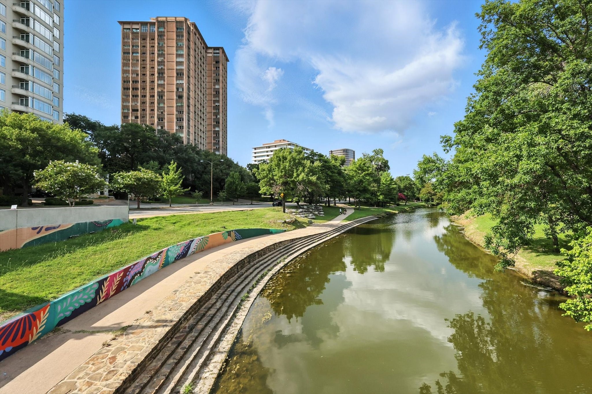 3525 Turtle Creek Boulevard 8B