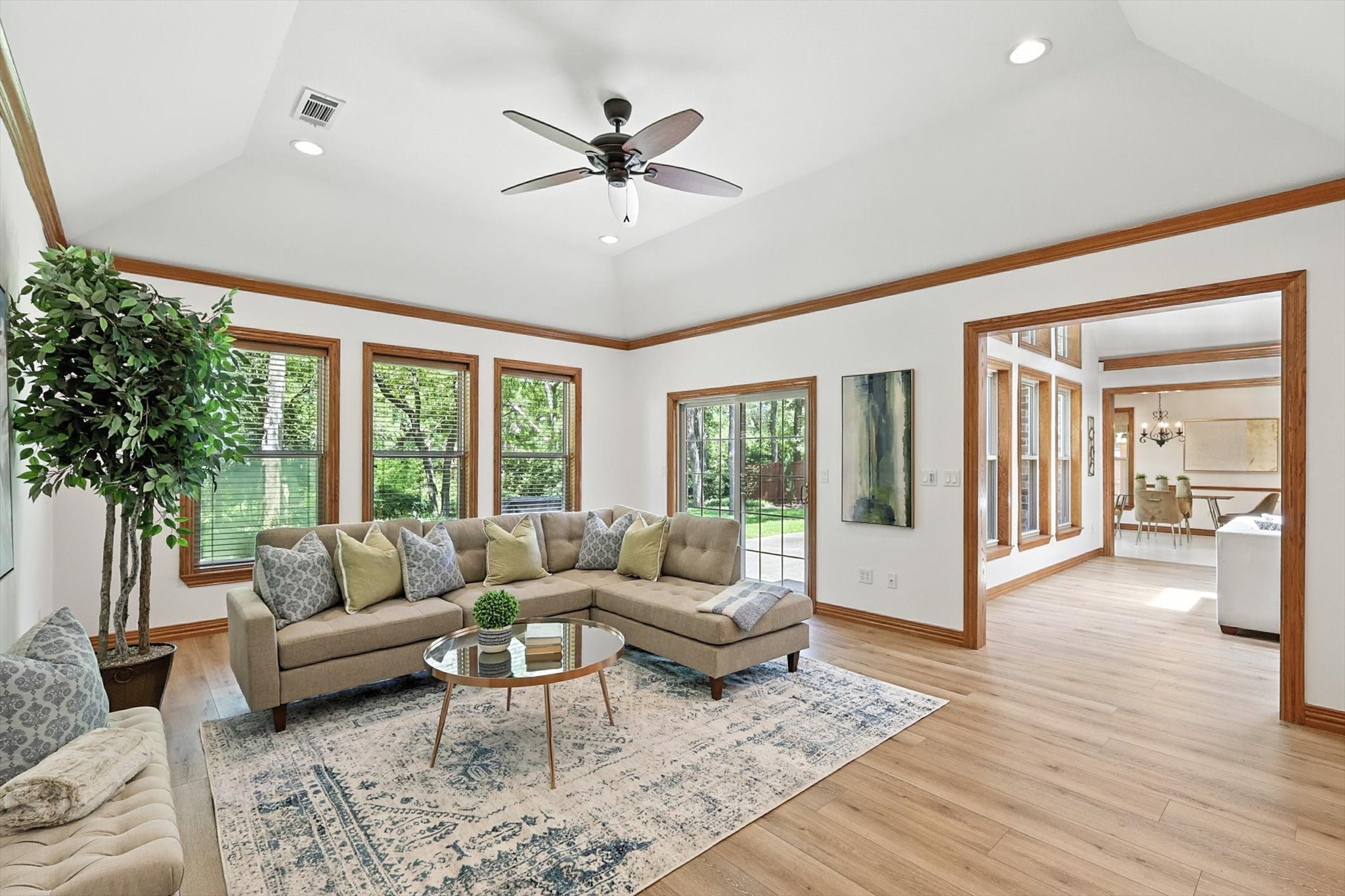 1032 Sunswept Terrace