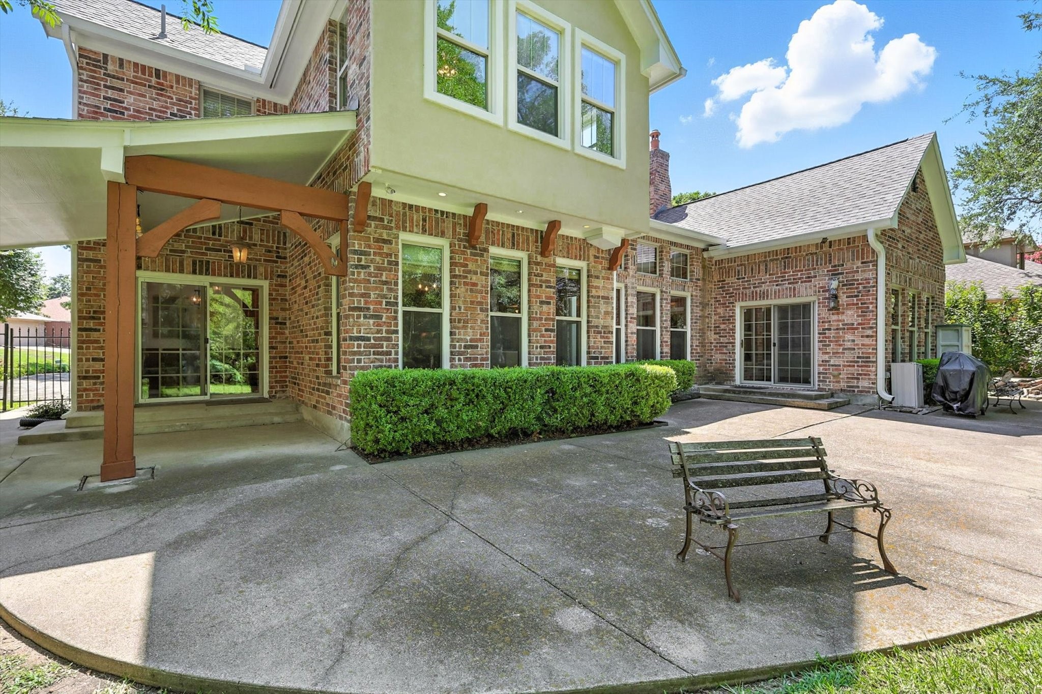 1032 Sunswept Terrace