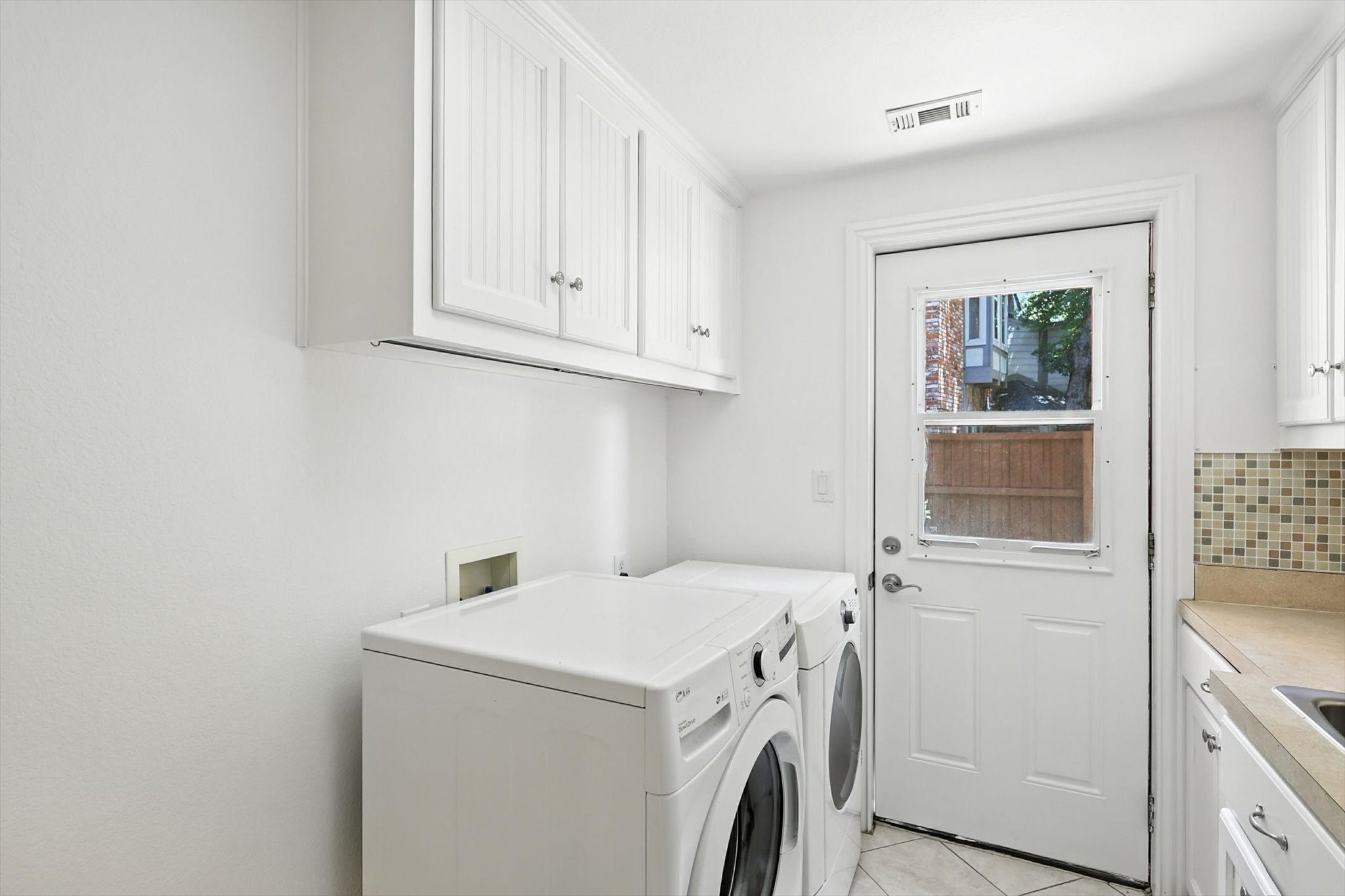 1032 Sunswept Terrace