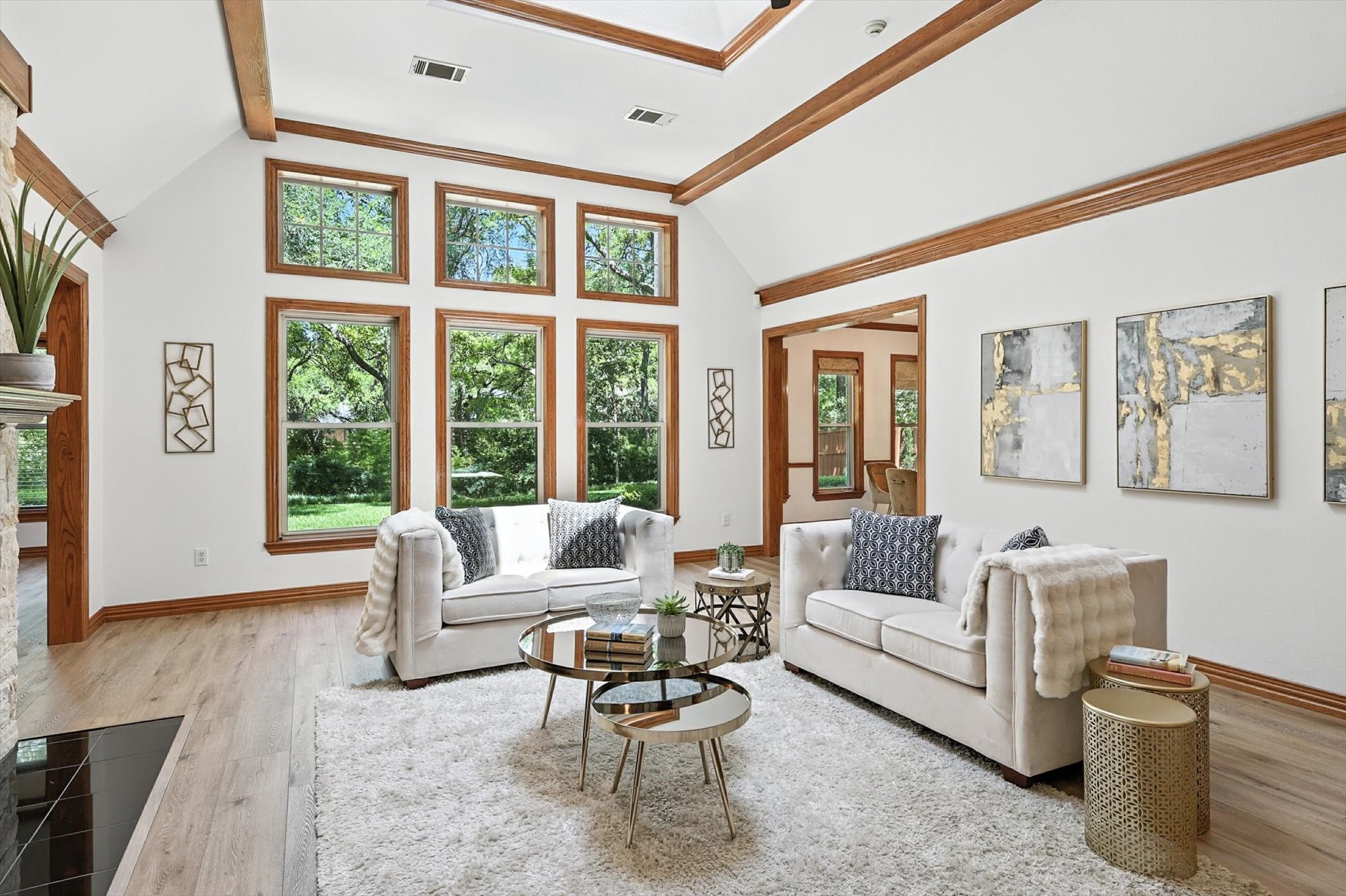 1032 Sunswept Terrace