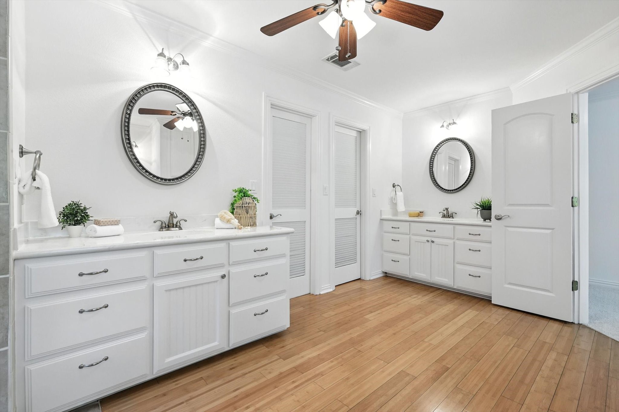 1032 Sunswept Terrace