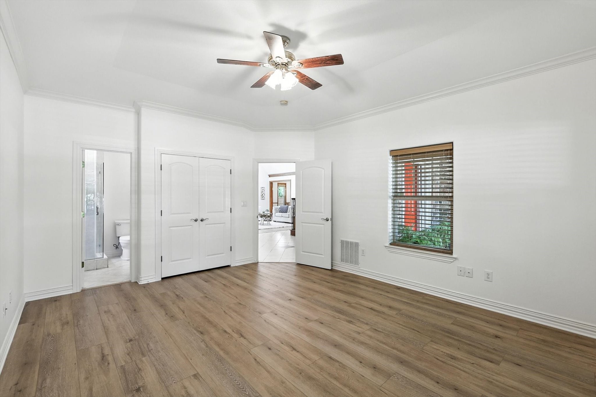 1032 Sunswept Terrace