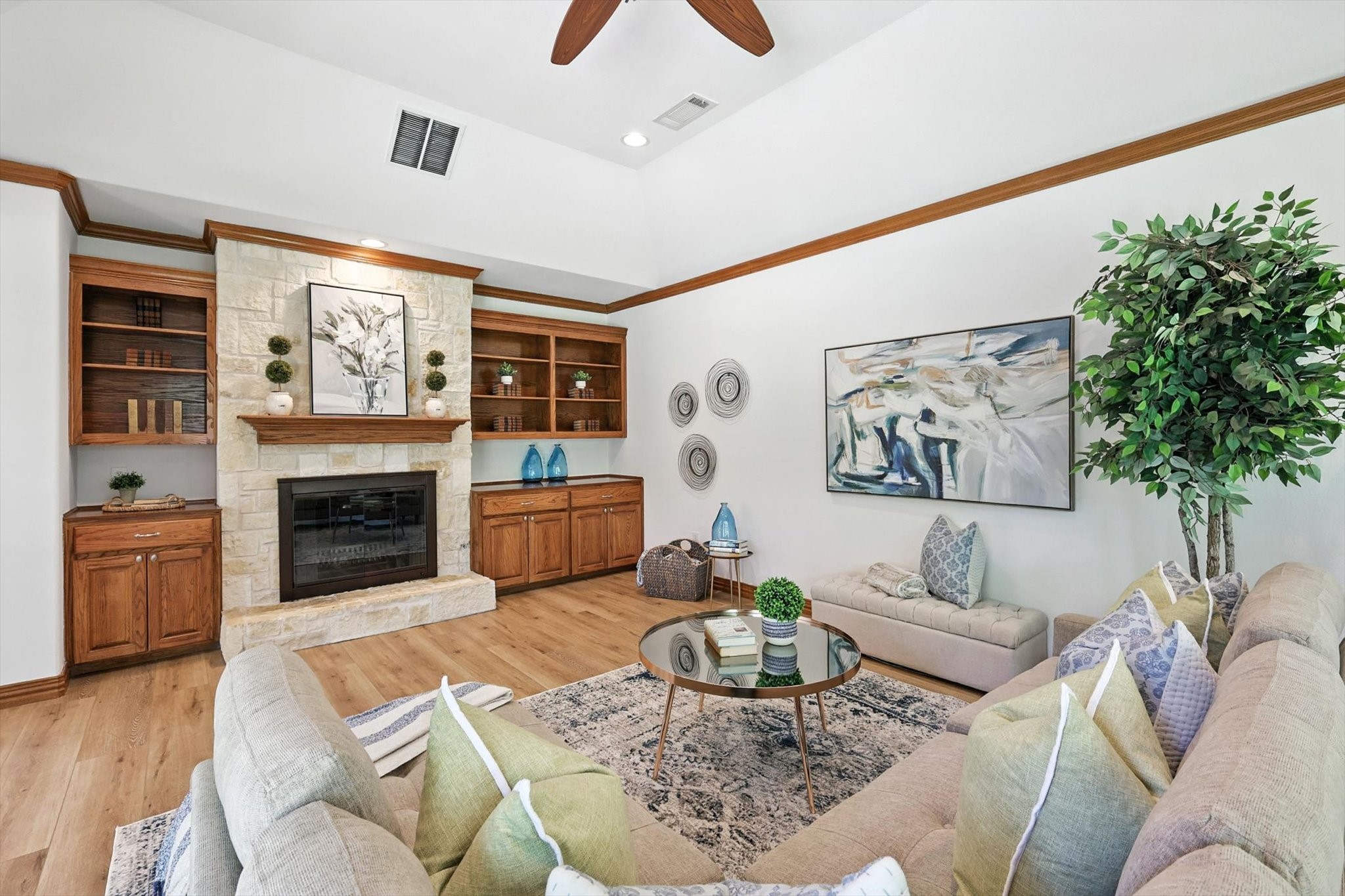 1032 Sunswept Terrace