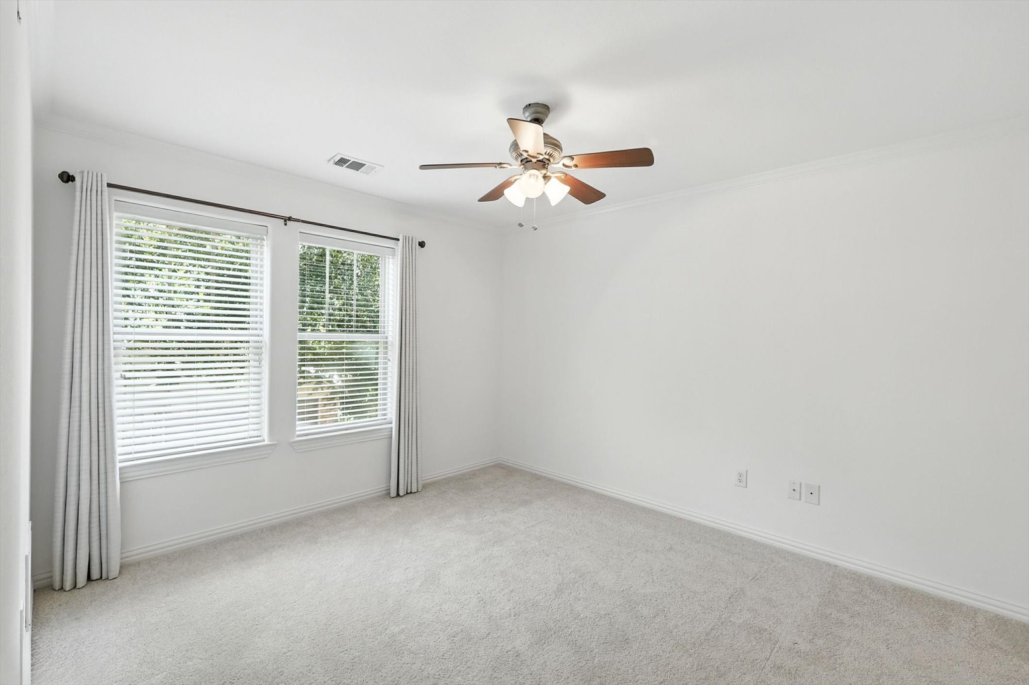 1032 Sunswept Terrace