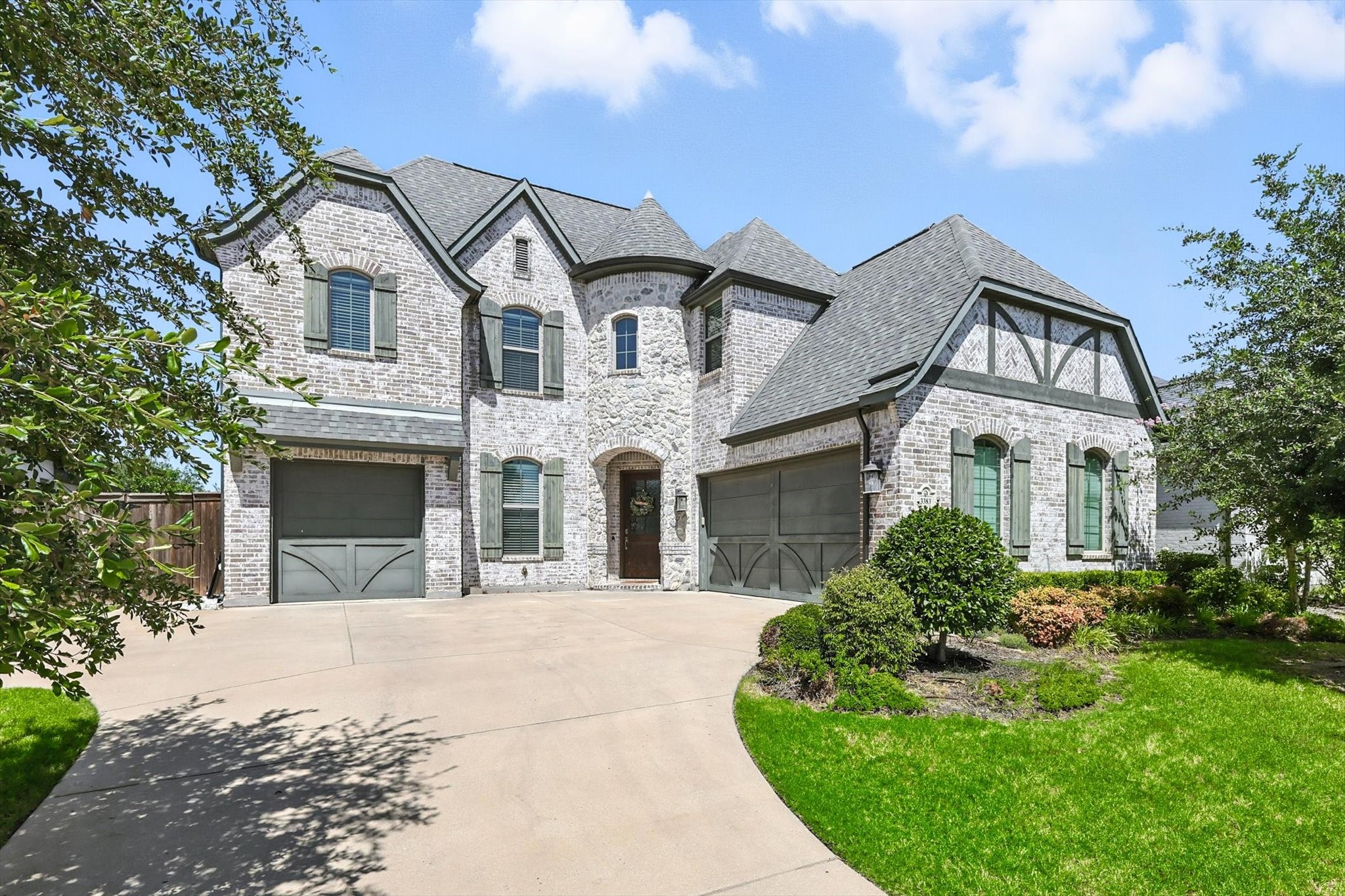 3383 Waverly Drive