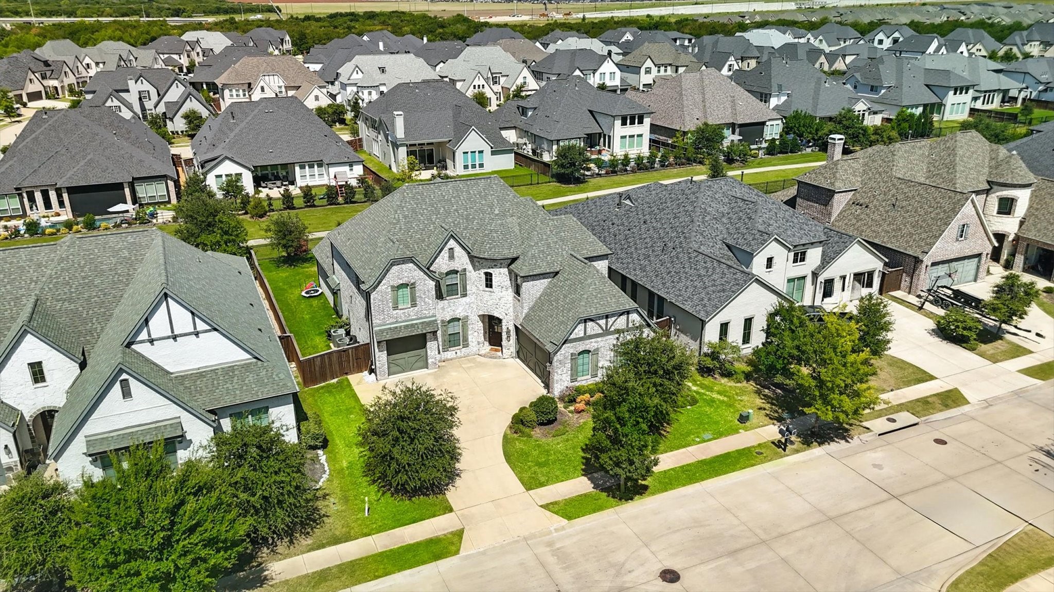 3383 Waverly Drive