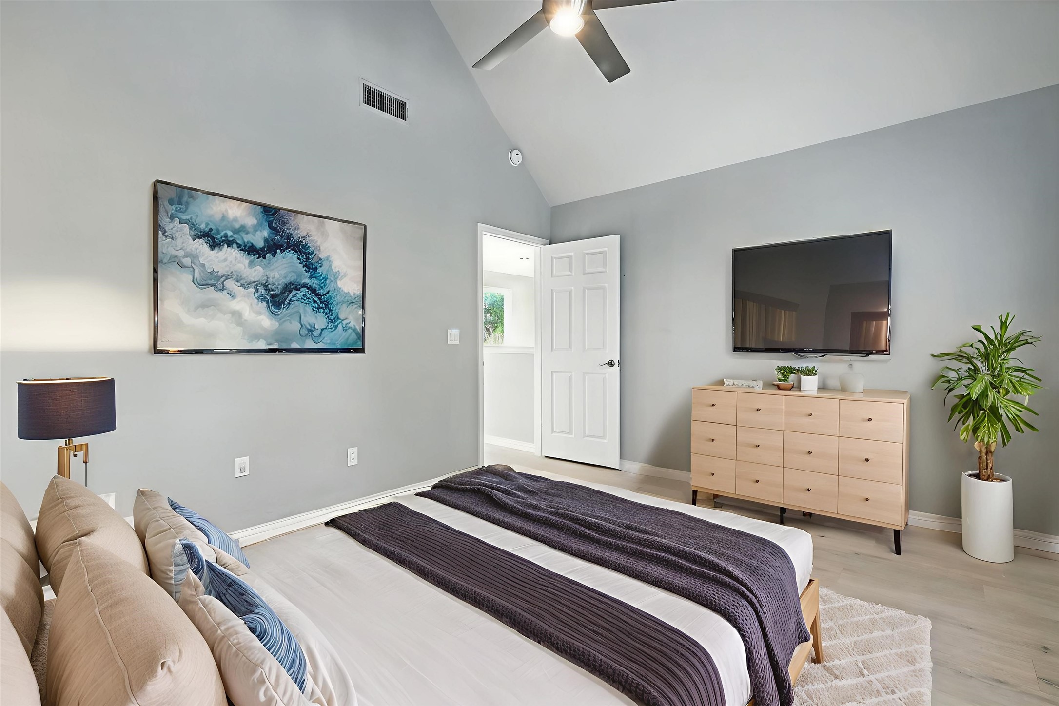 6643 Gretchen Lane