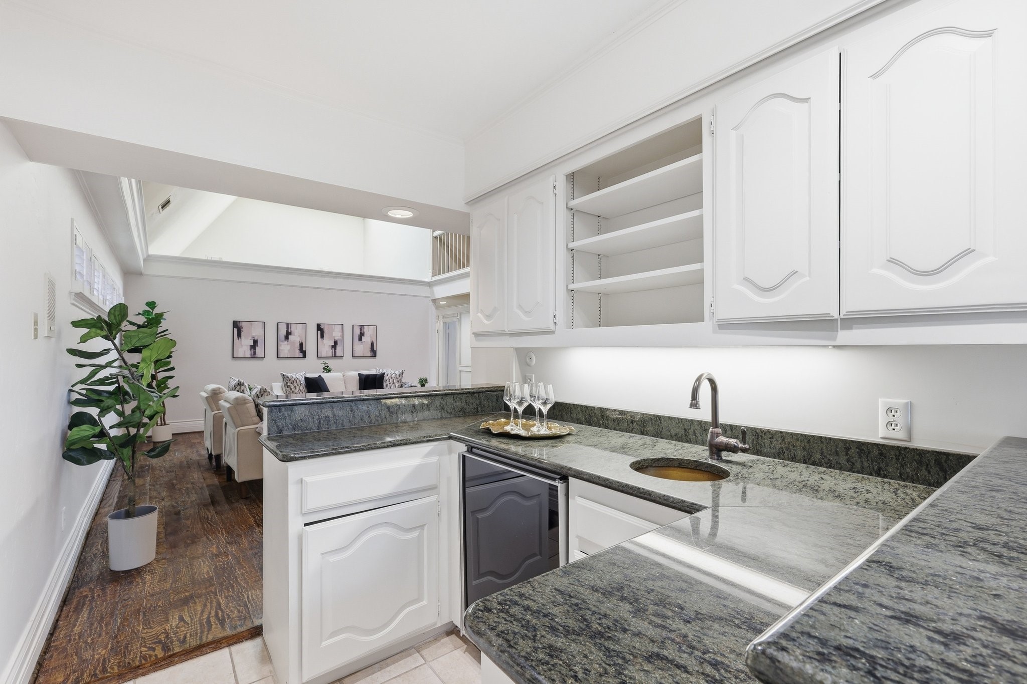16815 Village Lane