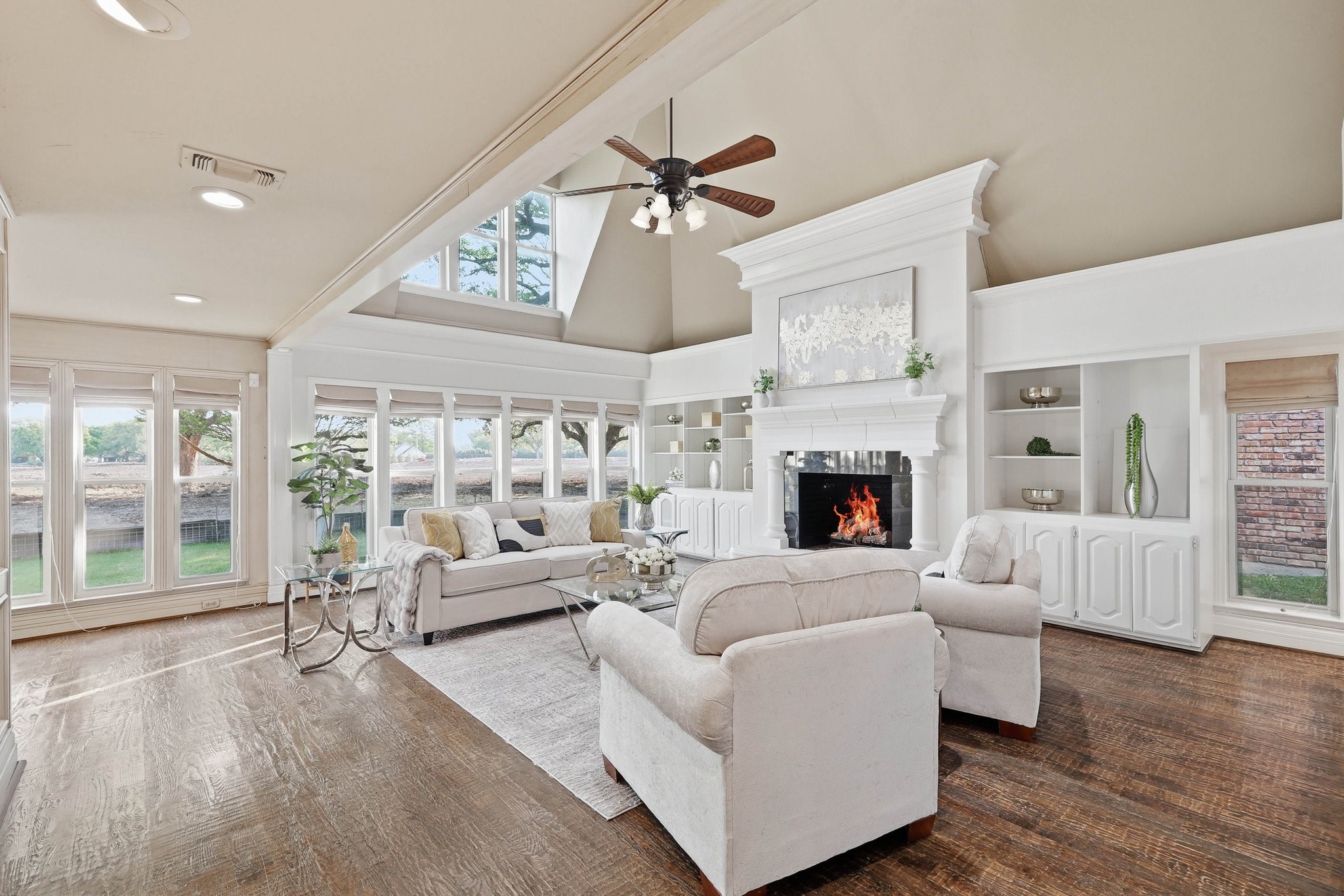 16815 Village Lane
