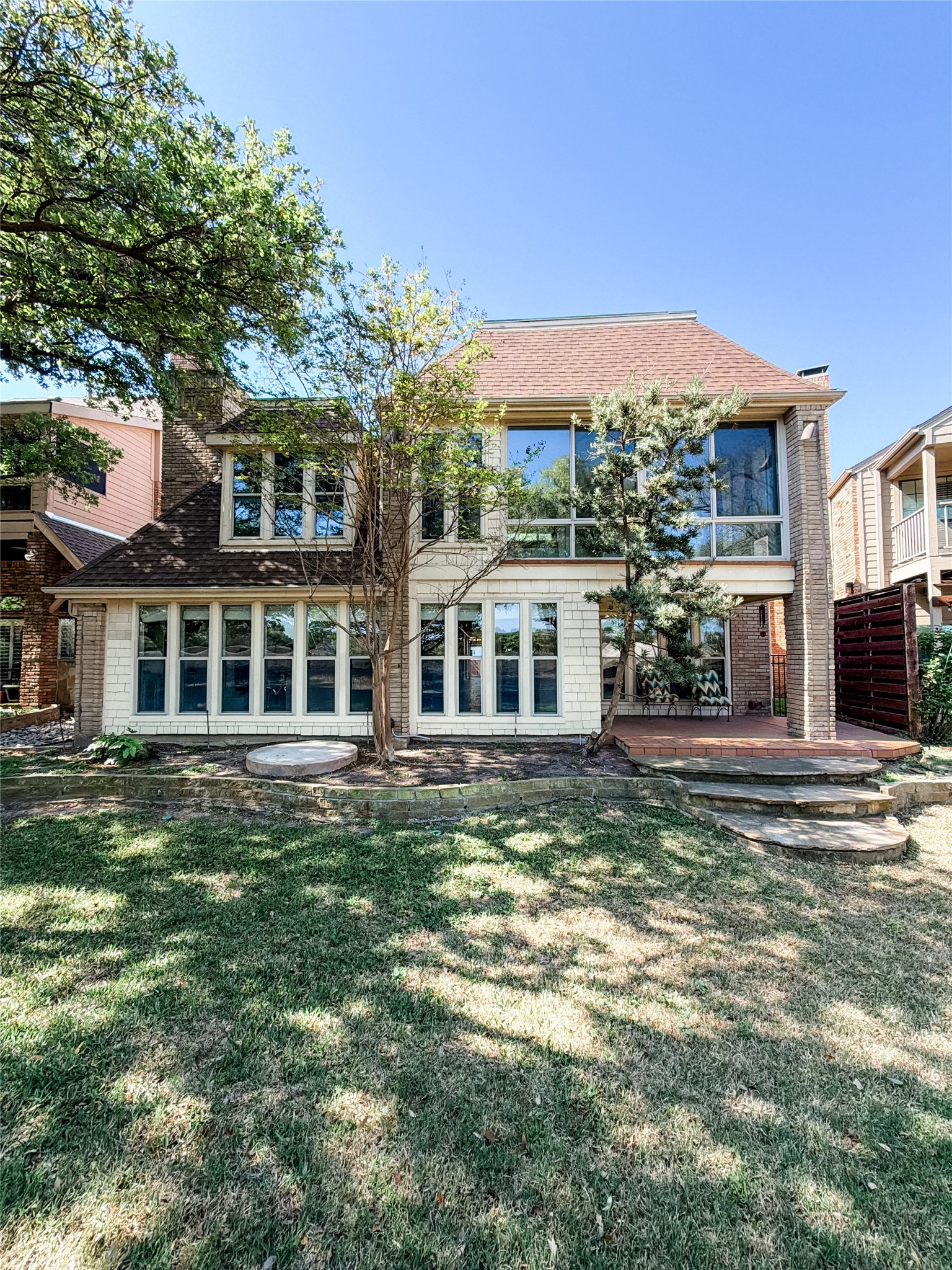 16815 Village Lane