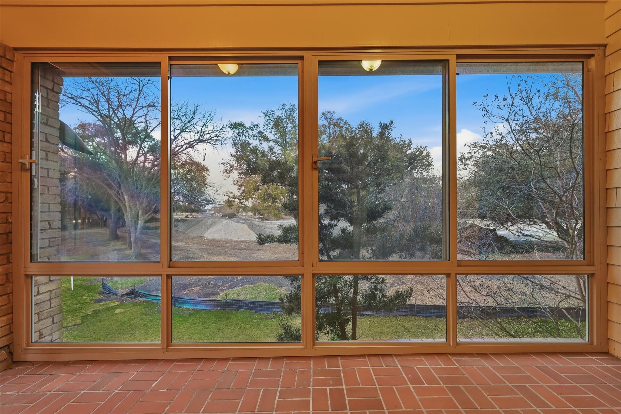 16815 Village Lane