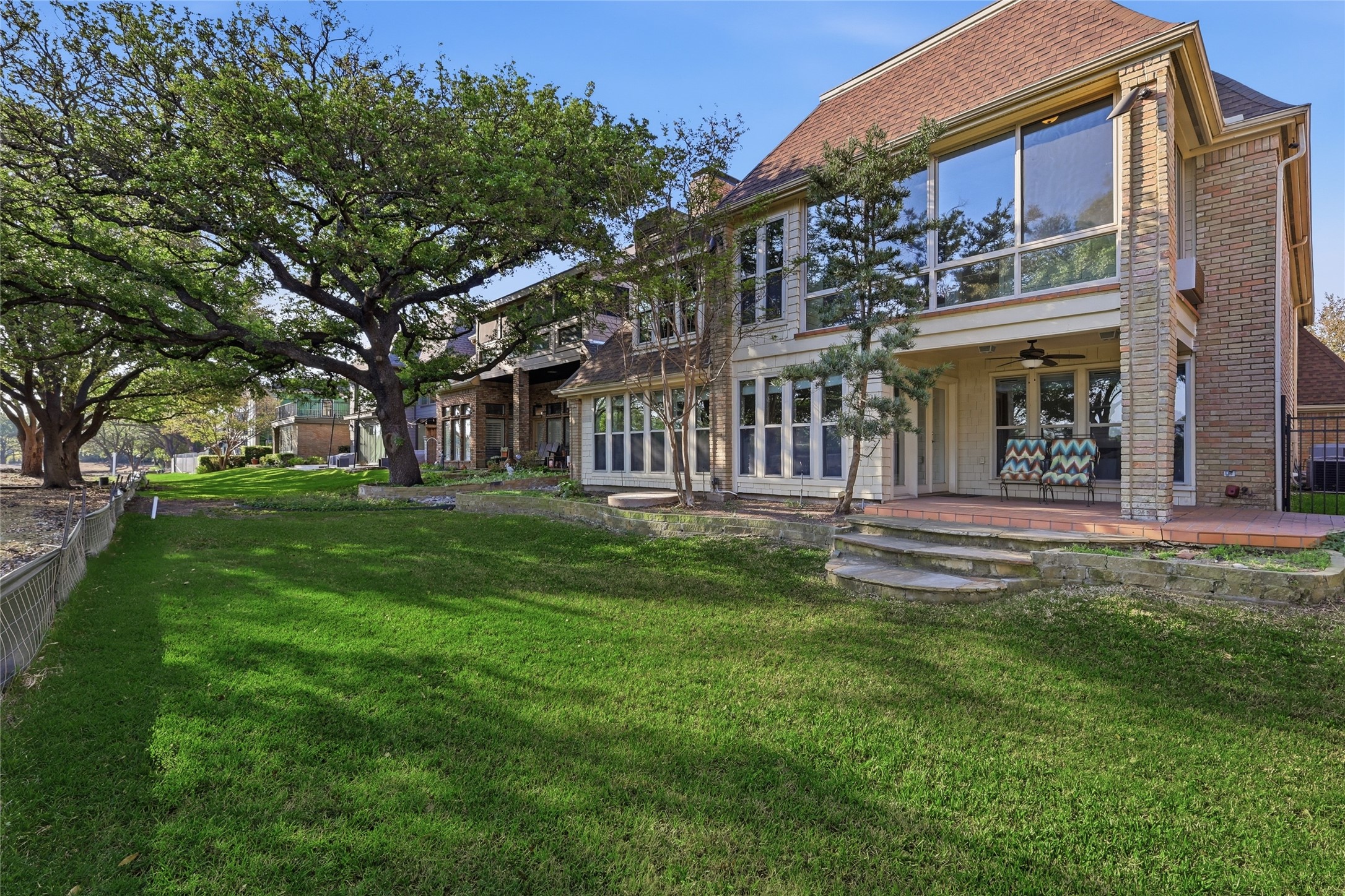 16815 Village Lane