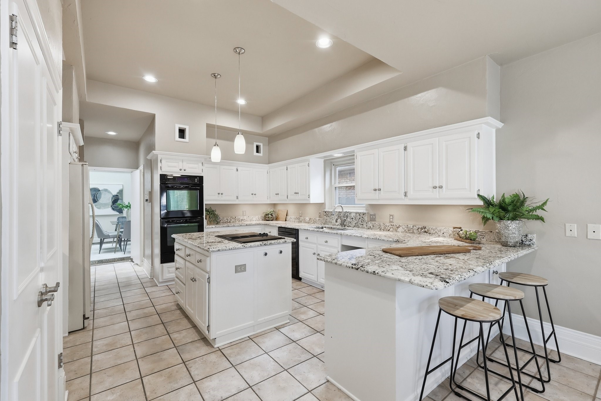16815 Village Lane