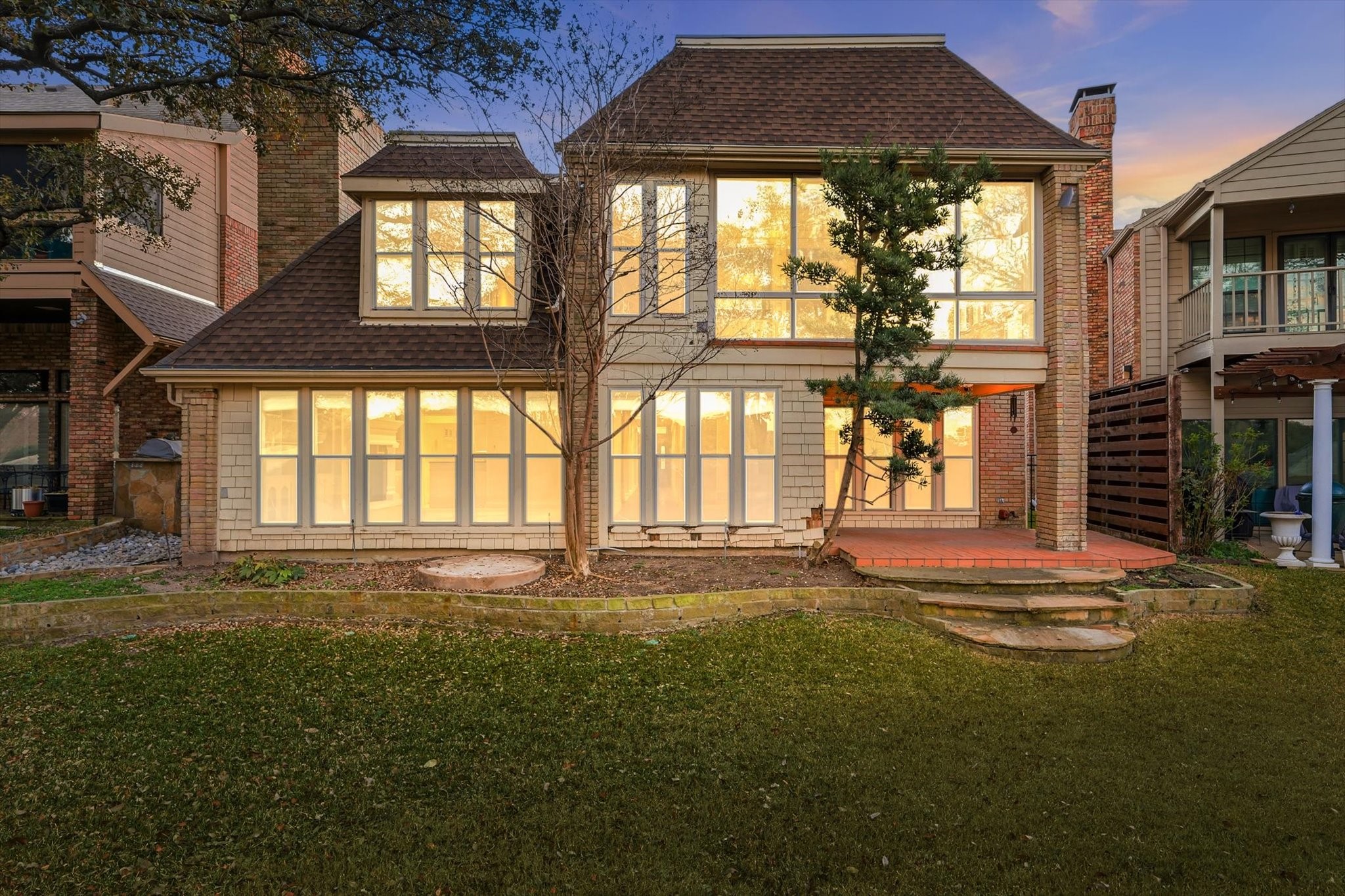 16815 Village Lane