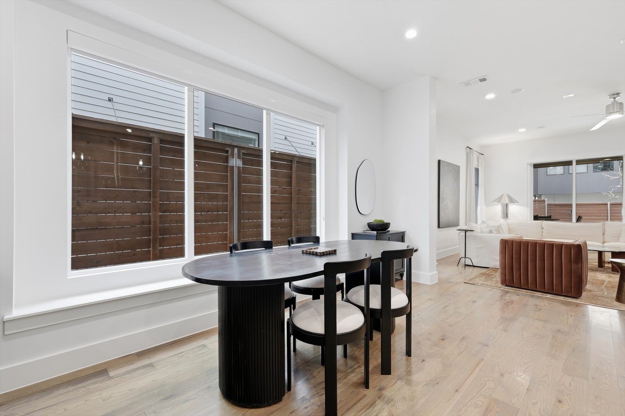 1925 N Prairie Avenue