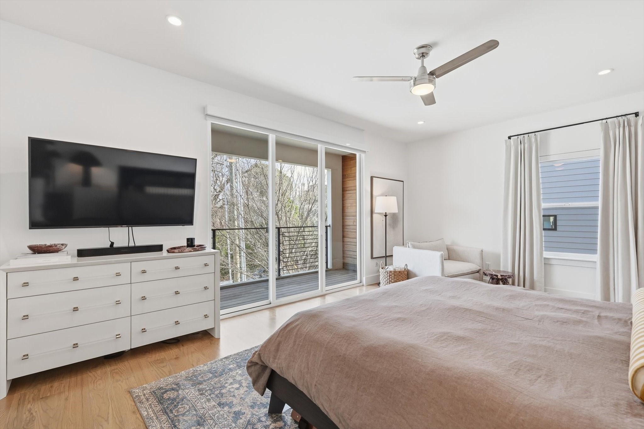 1925 N Prairie Avenue