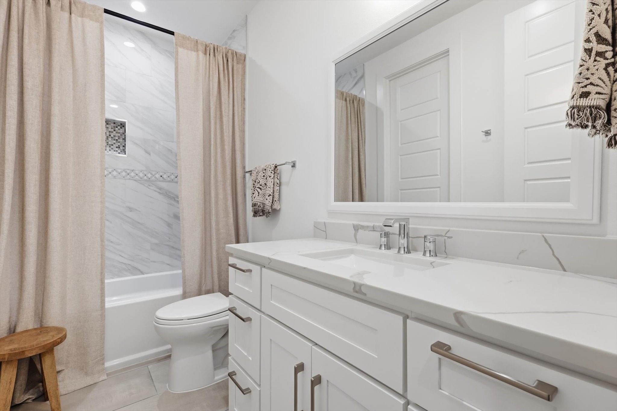 1925 N Prairie Avenue