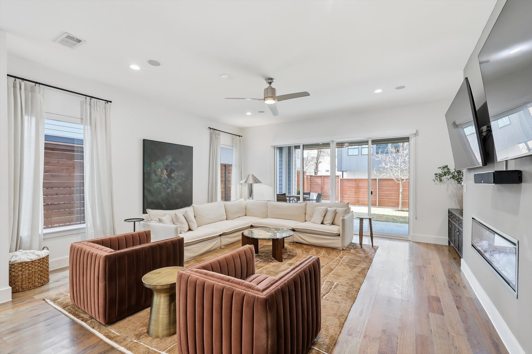 1925 N Prairie Avenue