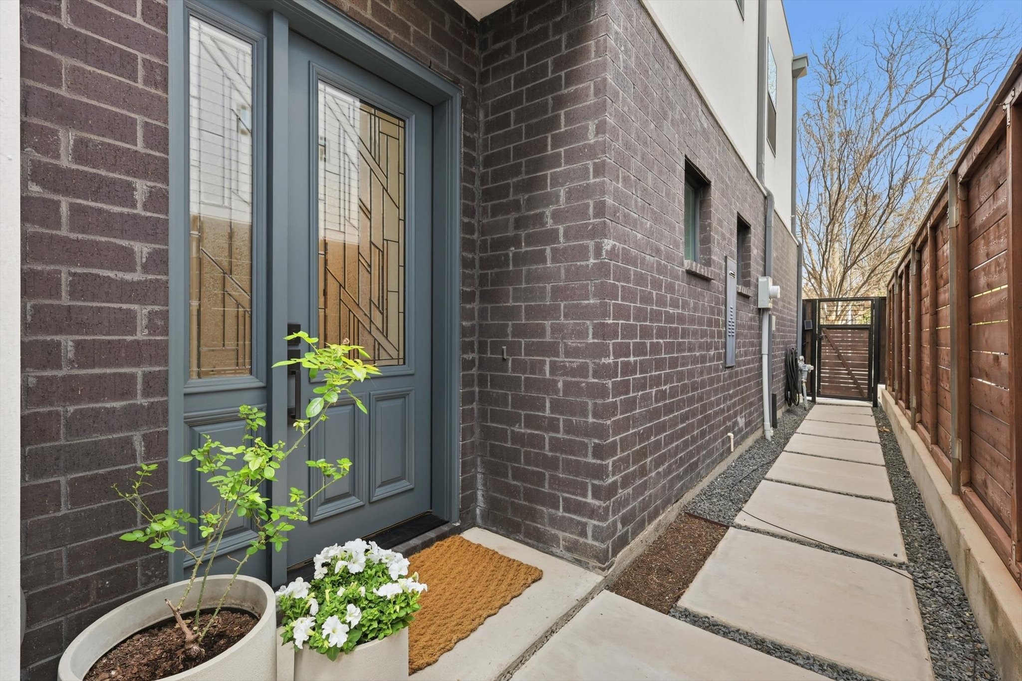 1925 N Prairie Avenue