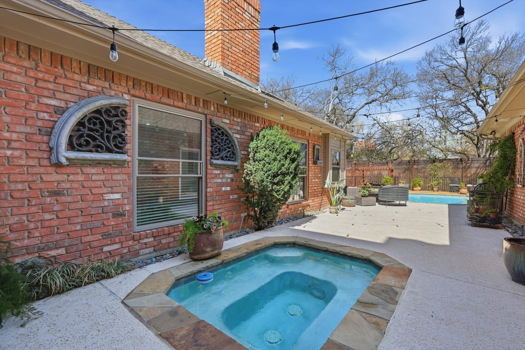 14917 Oaks North Drive