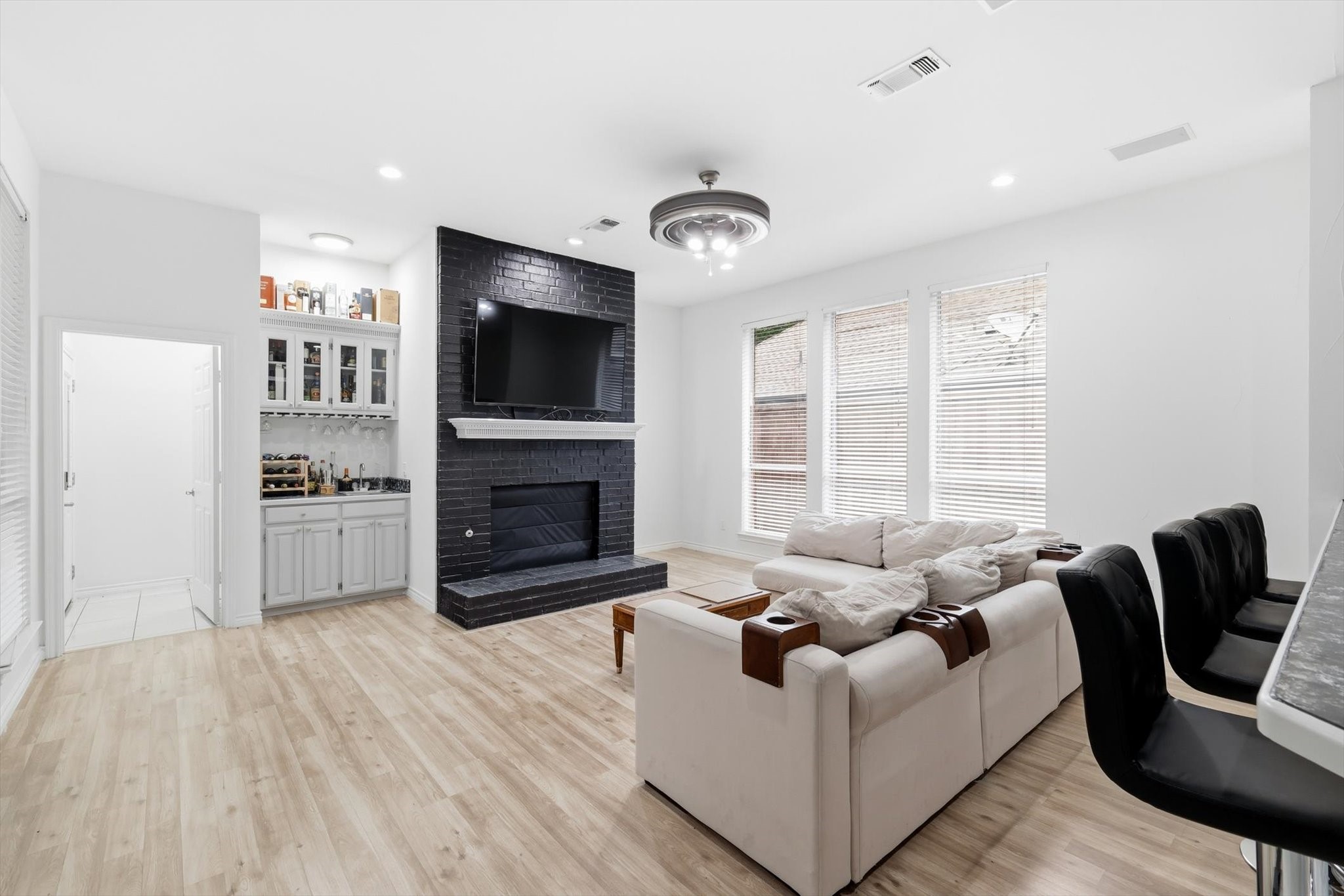 2105 Leeds Drive