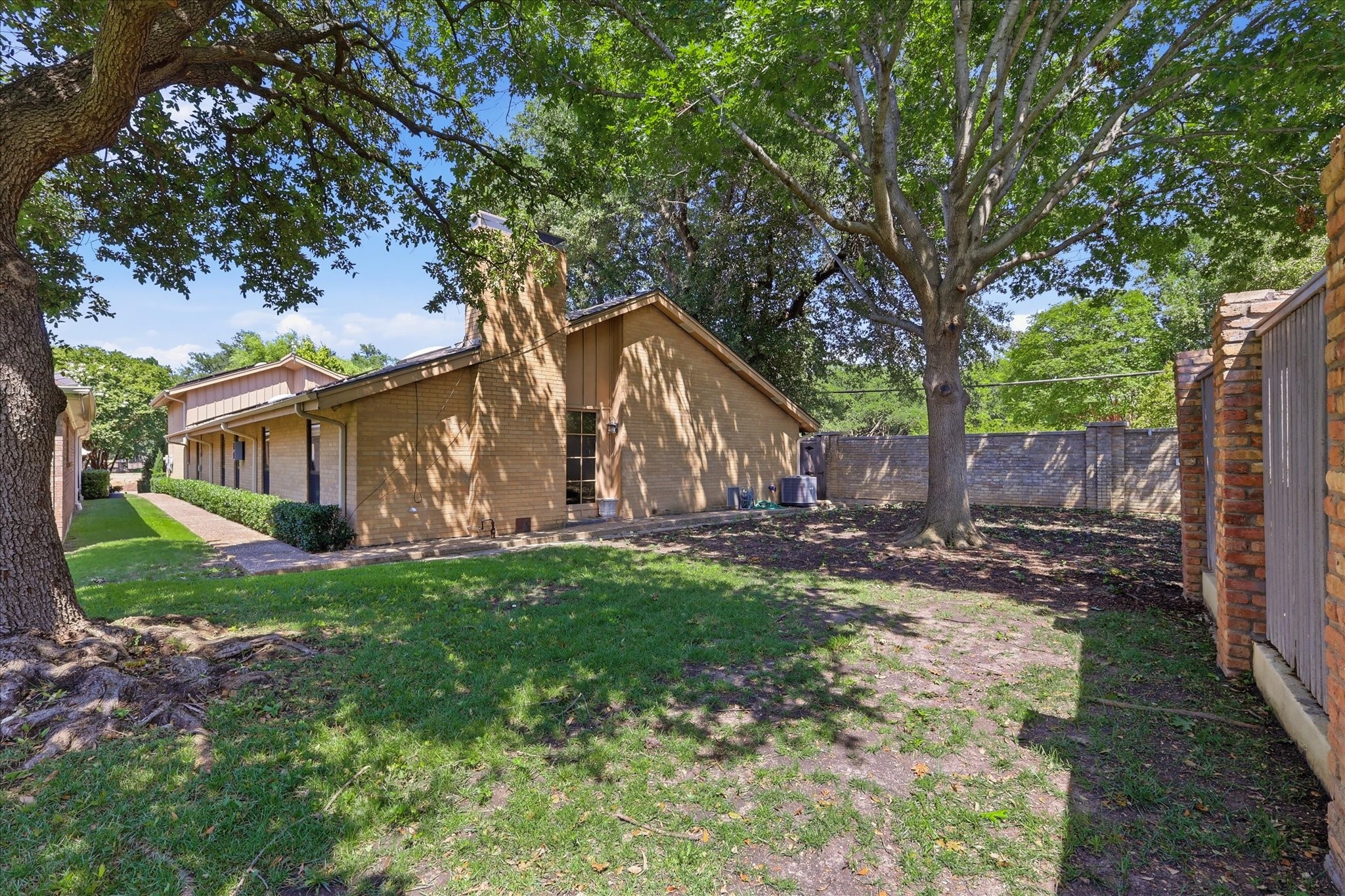 16702 Village Lane