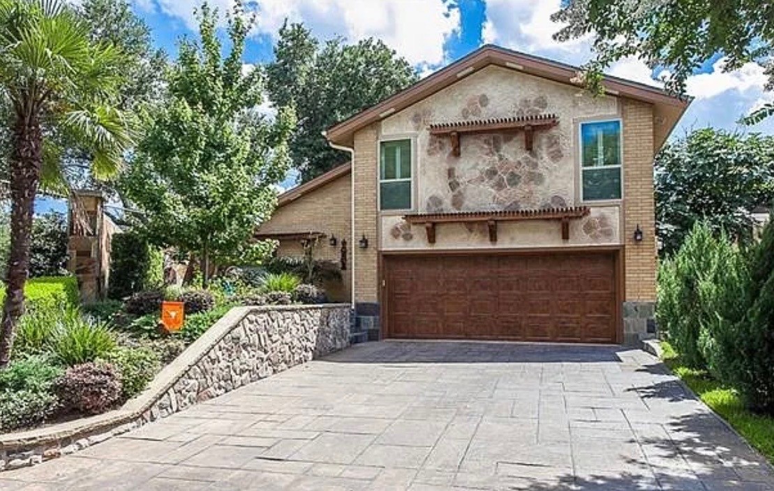 16702 Village Lane